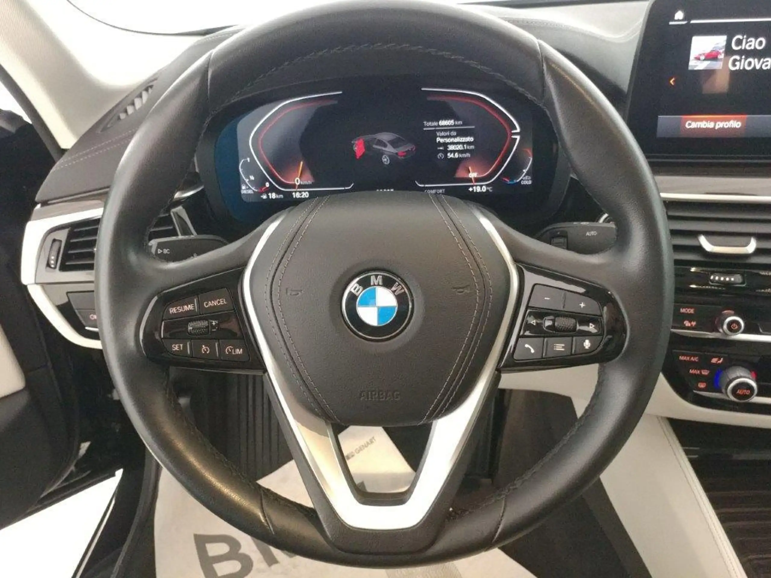 BMW - 520