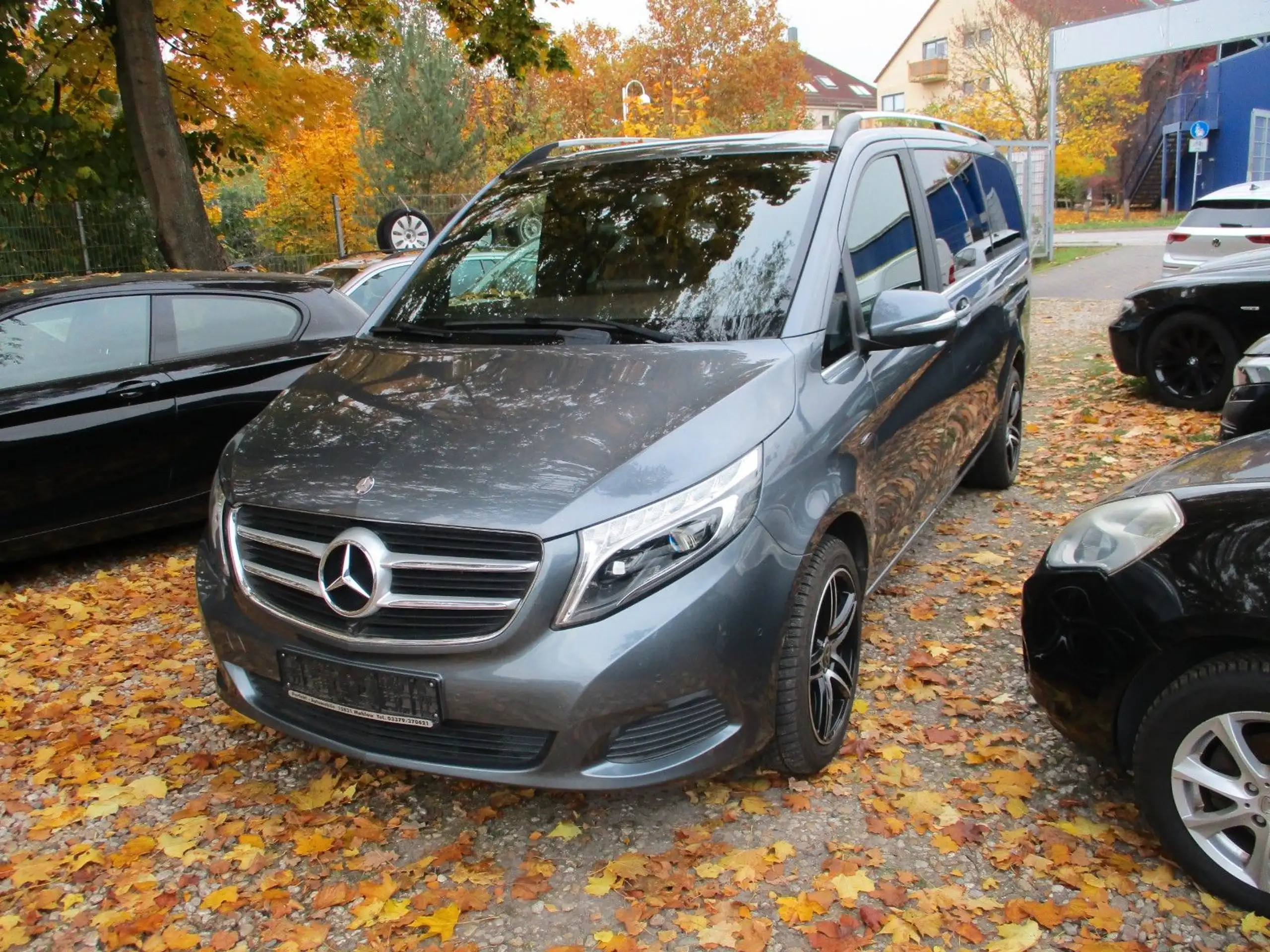 Mercedes-Benz - V 220