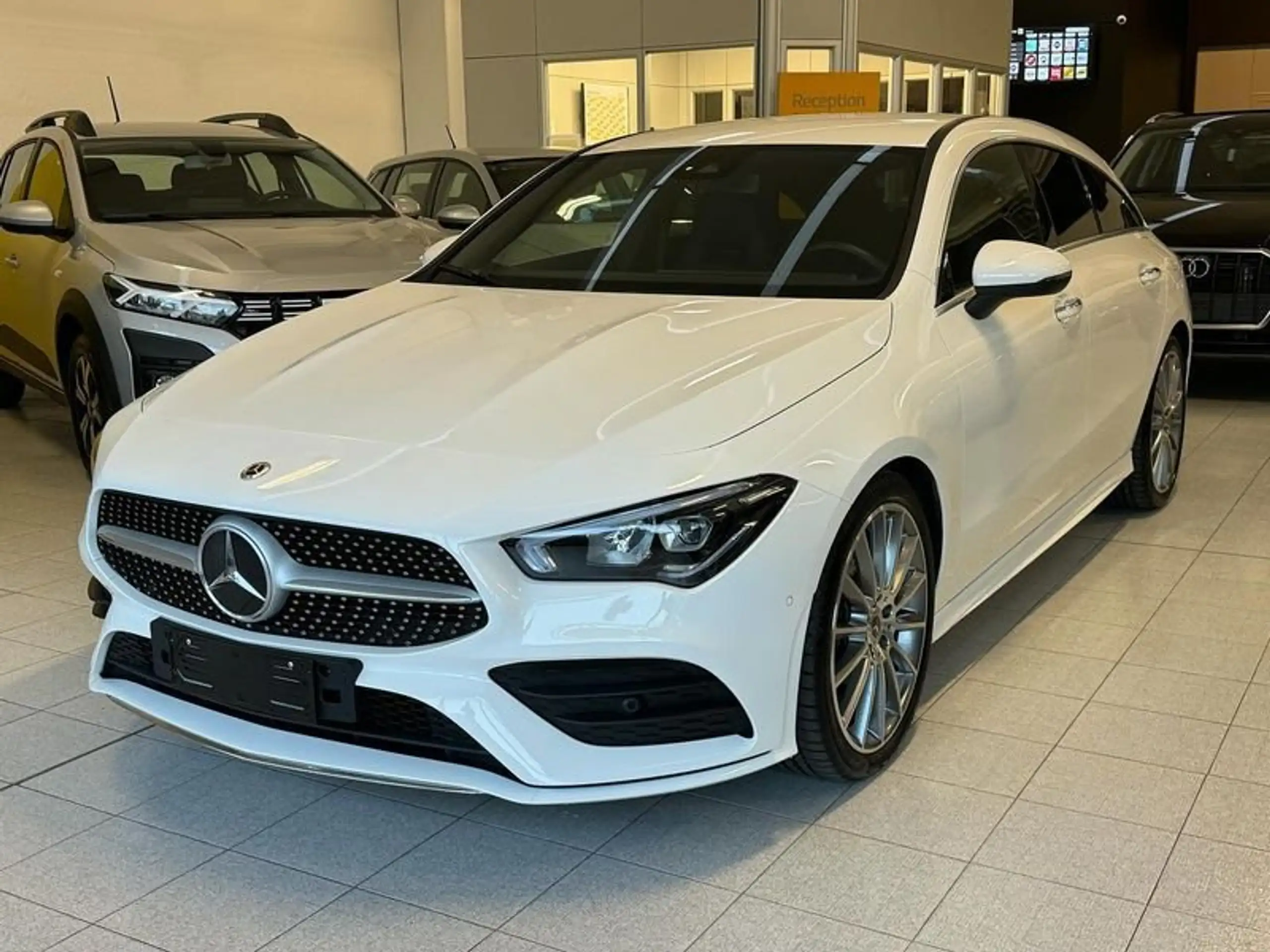 Mercedes-Benz - CLA 200