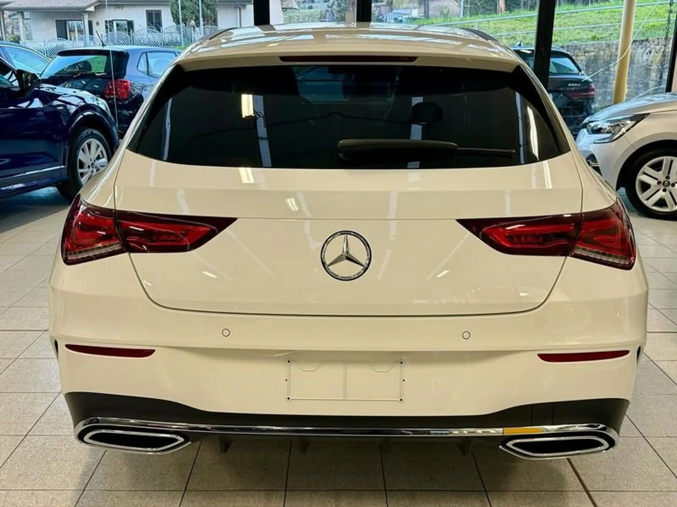 Mercedes-Benz - CLA 200