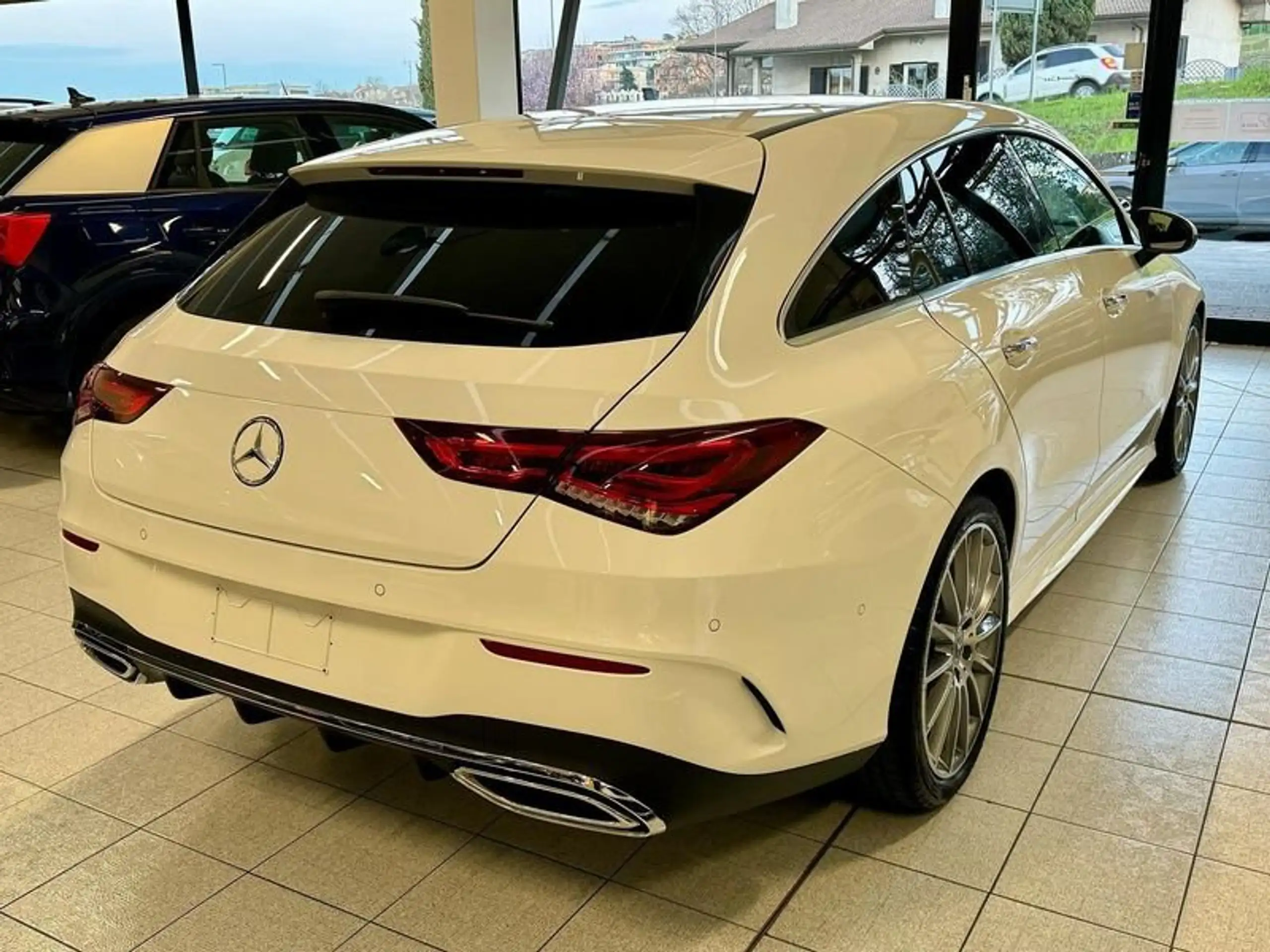 Mercedes-Benz - CLA 200