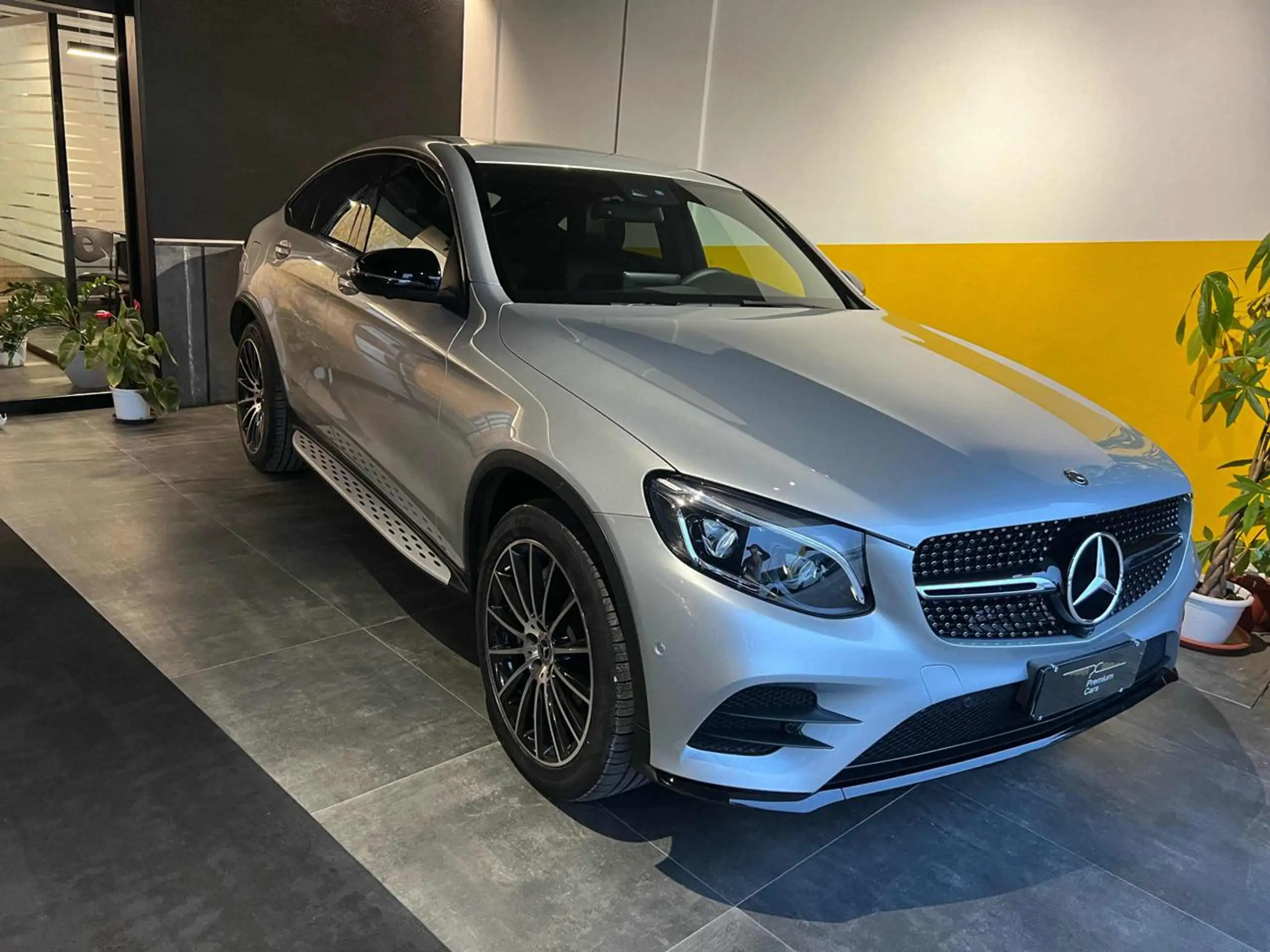 Mercedes-Benz - GLC 250