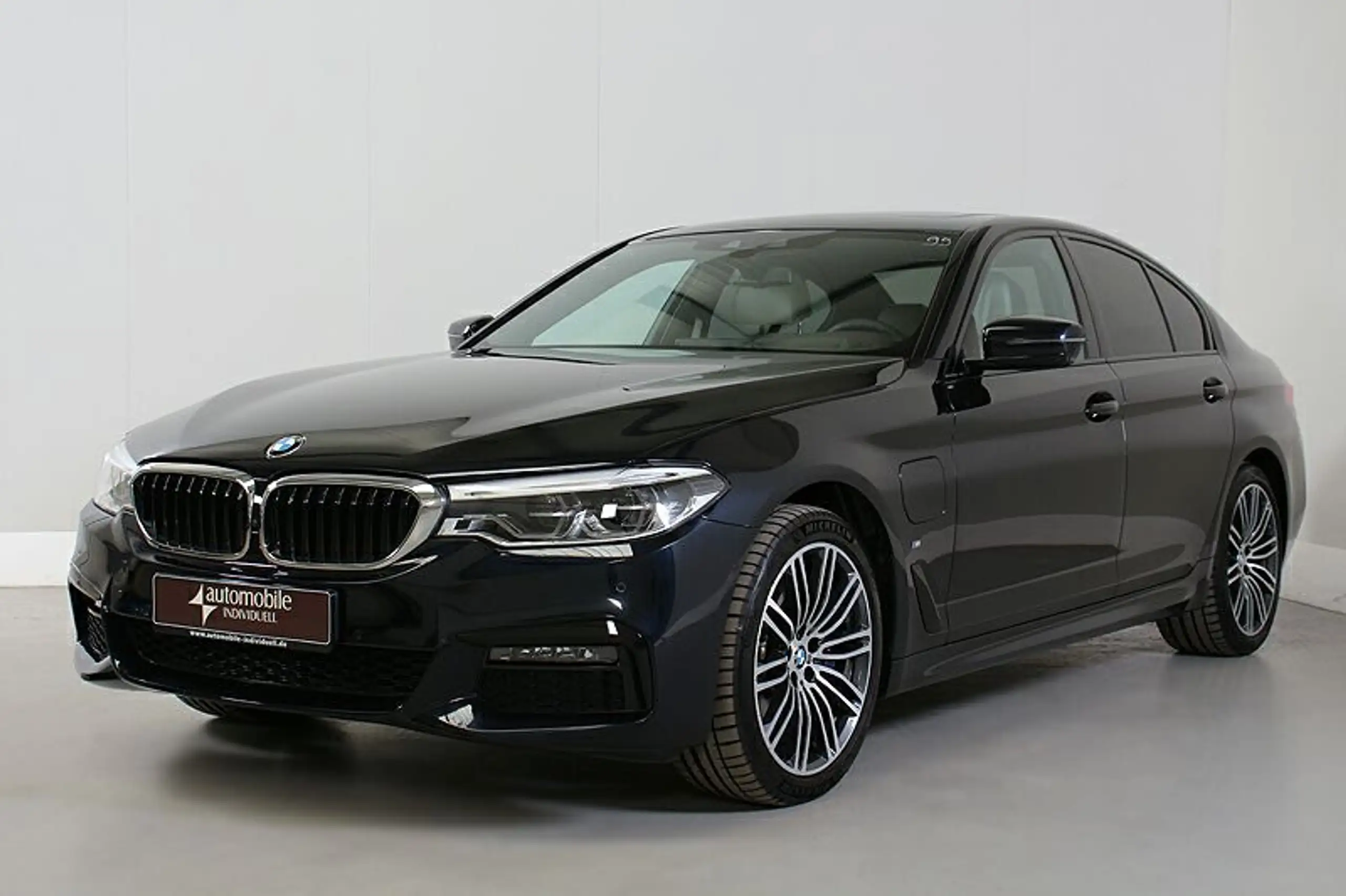 BMW - 530