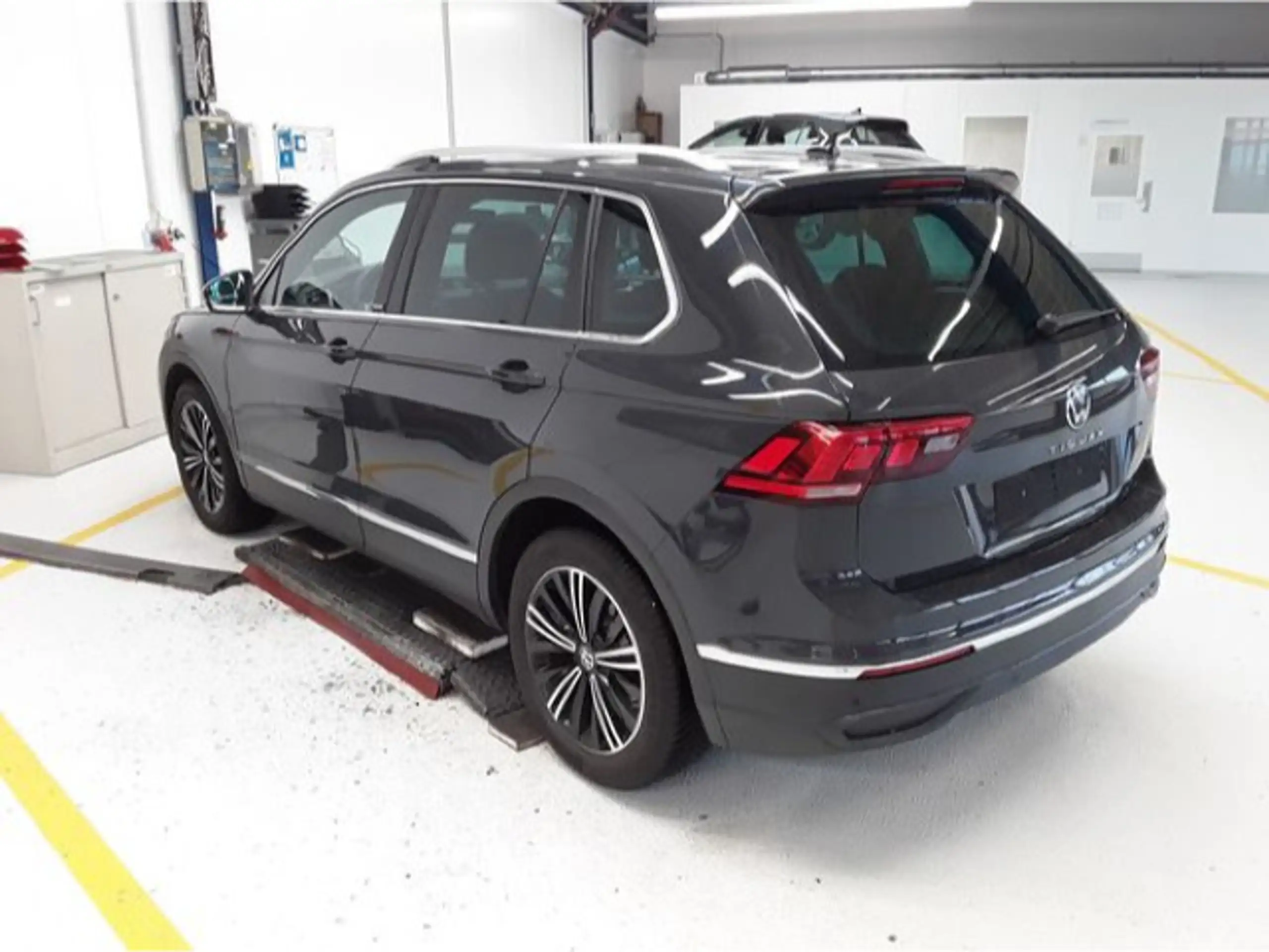 Volkswagen - Tiguan