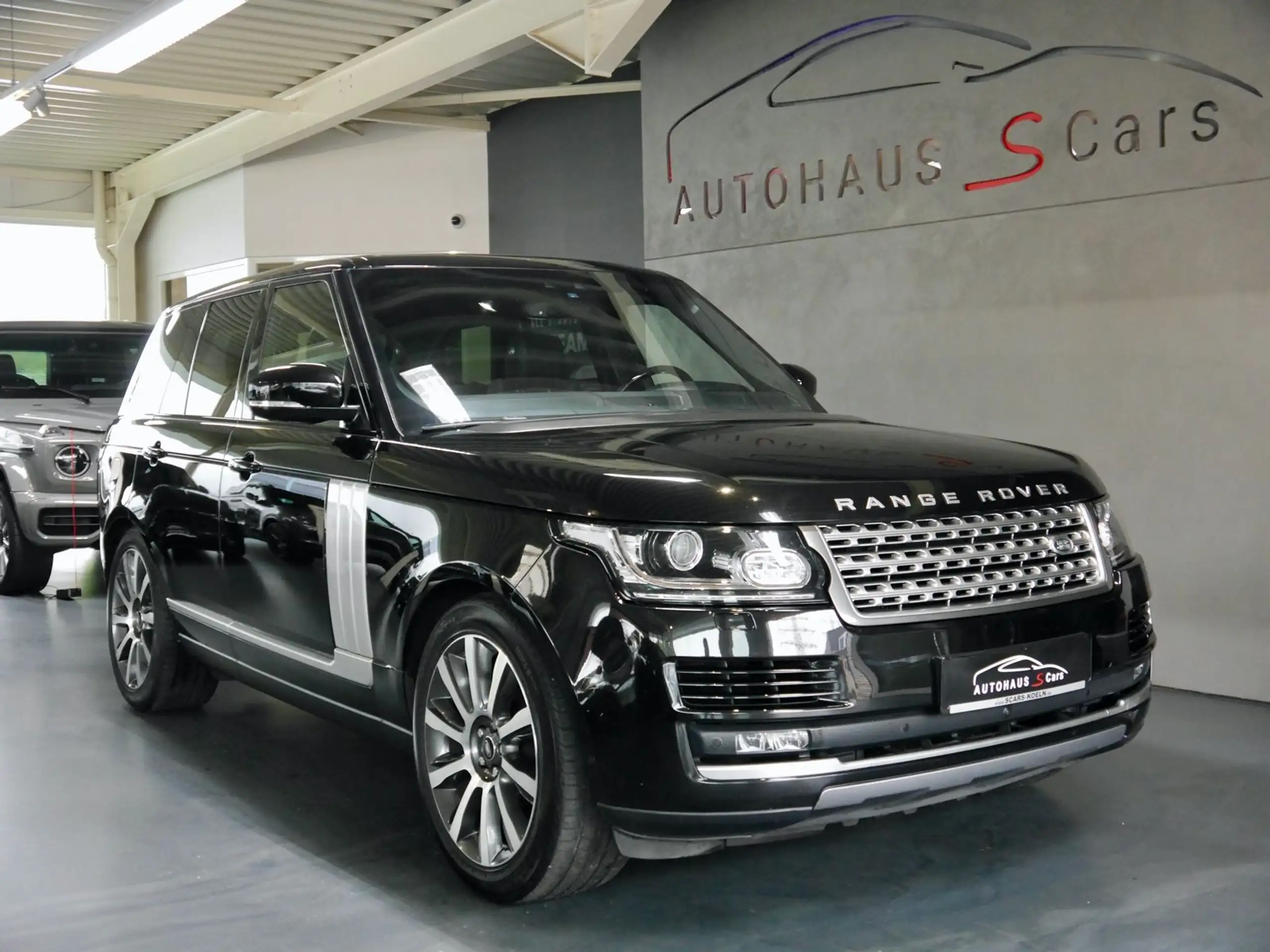 Land Rover - Range Rover