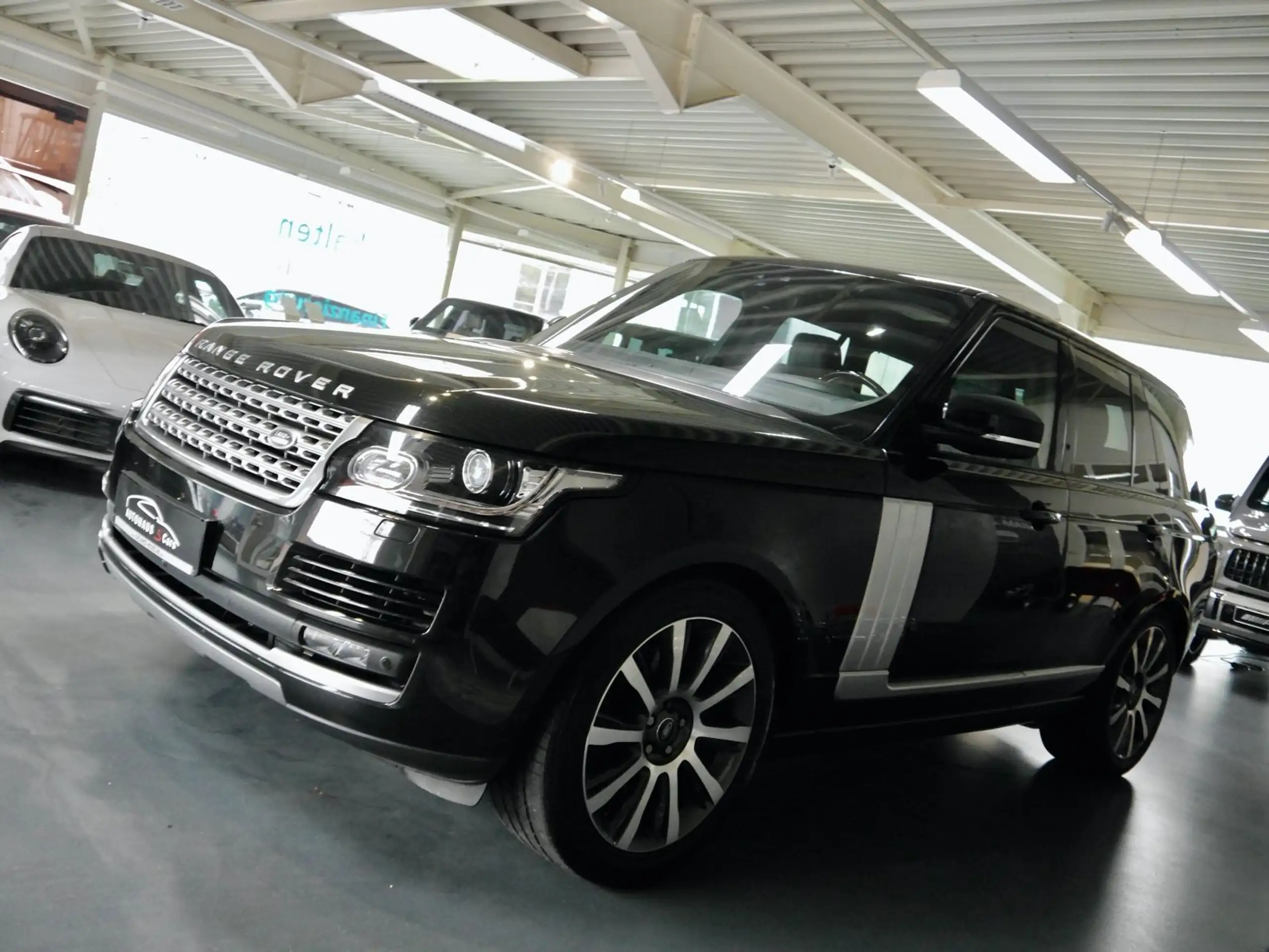 Land Rover - Range Rover