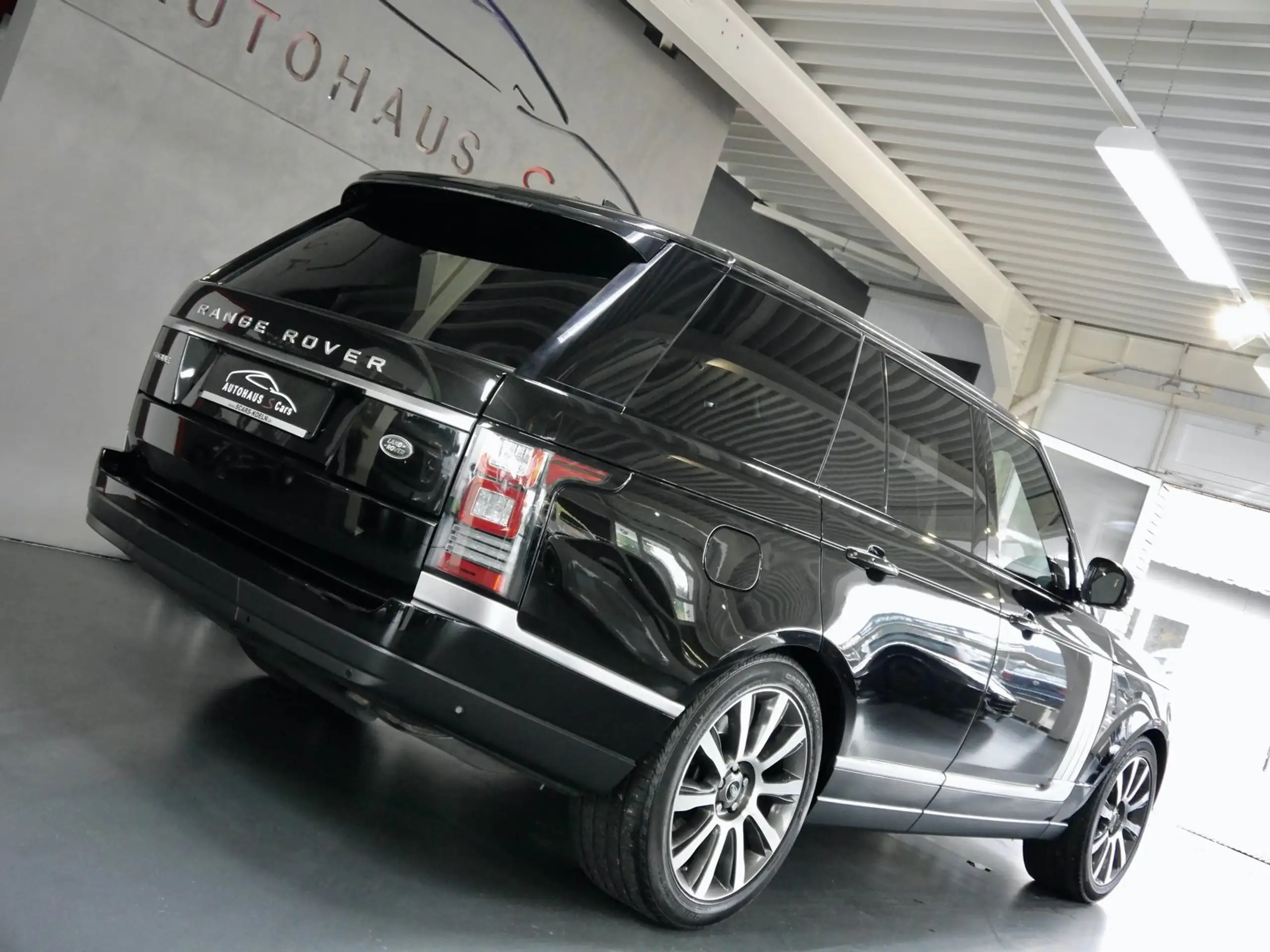 Land Rover - Range Rover