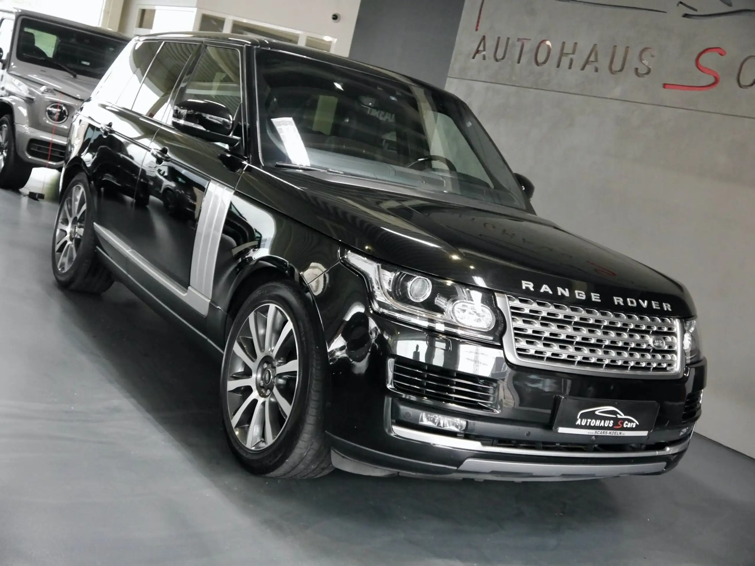 Land Rover - Range Rover