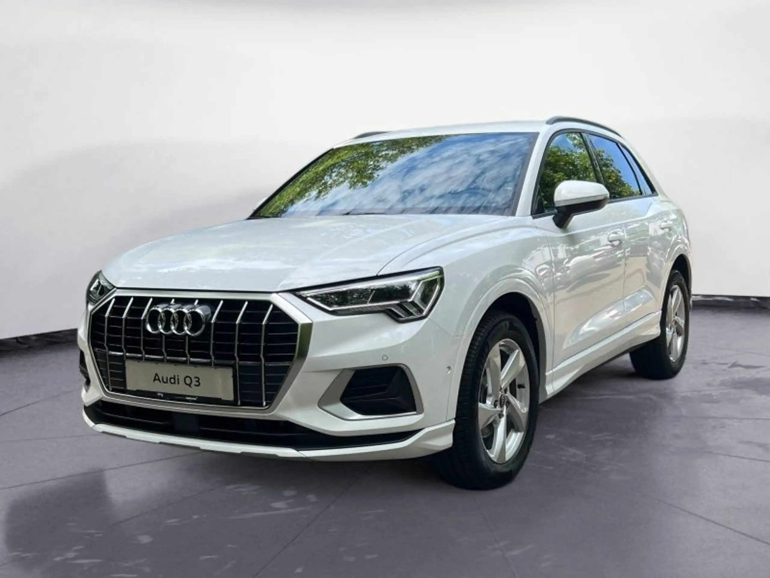 Audi - Q3