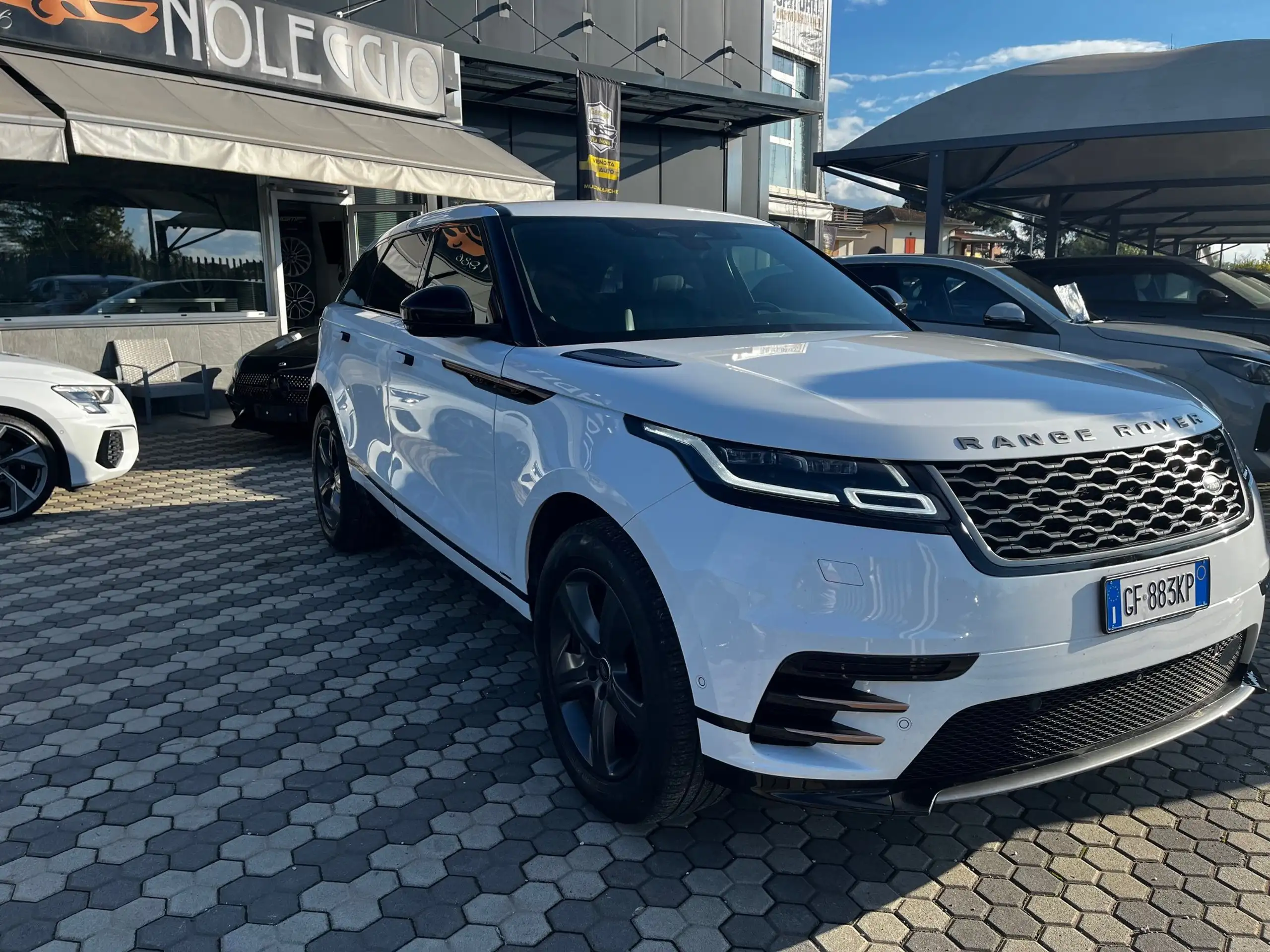 Land Rover - Range Rover Velar