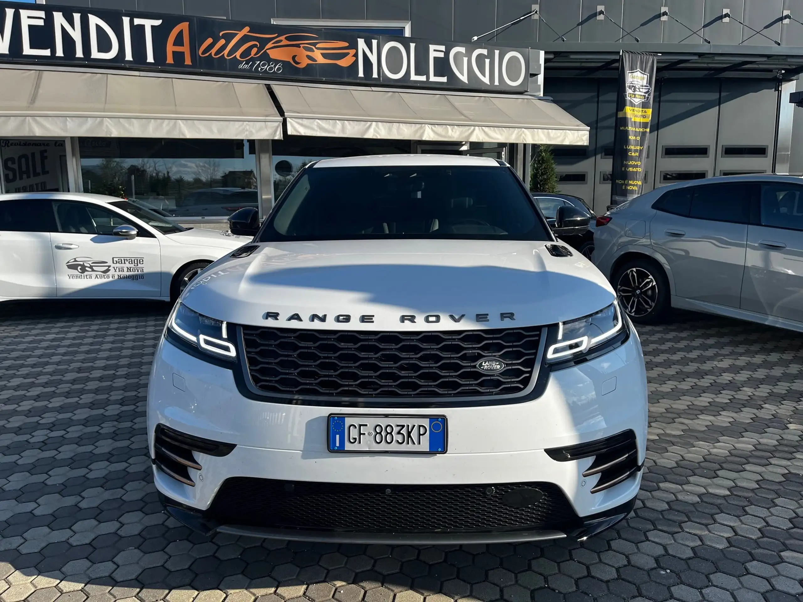 Land Rover - Range Rover Velar