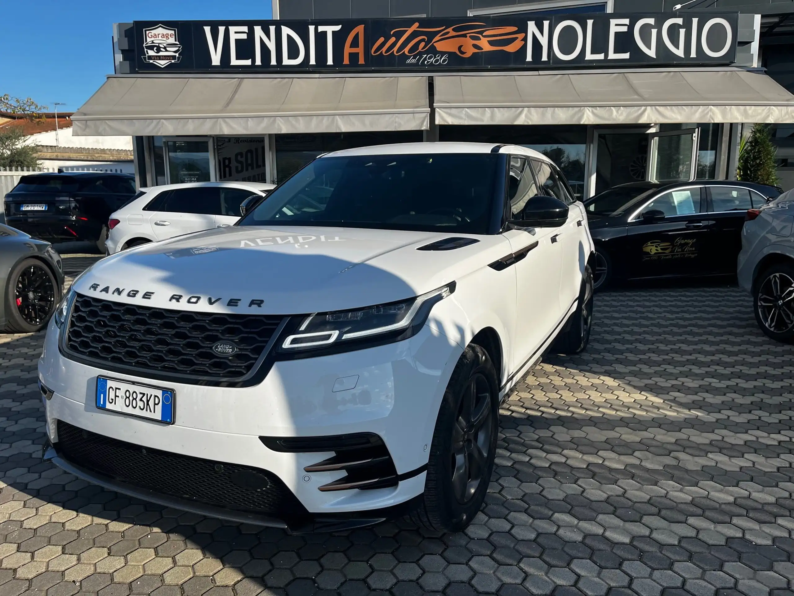 Land Rover - Range Rover Velar