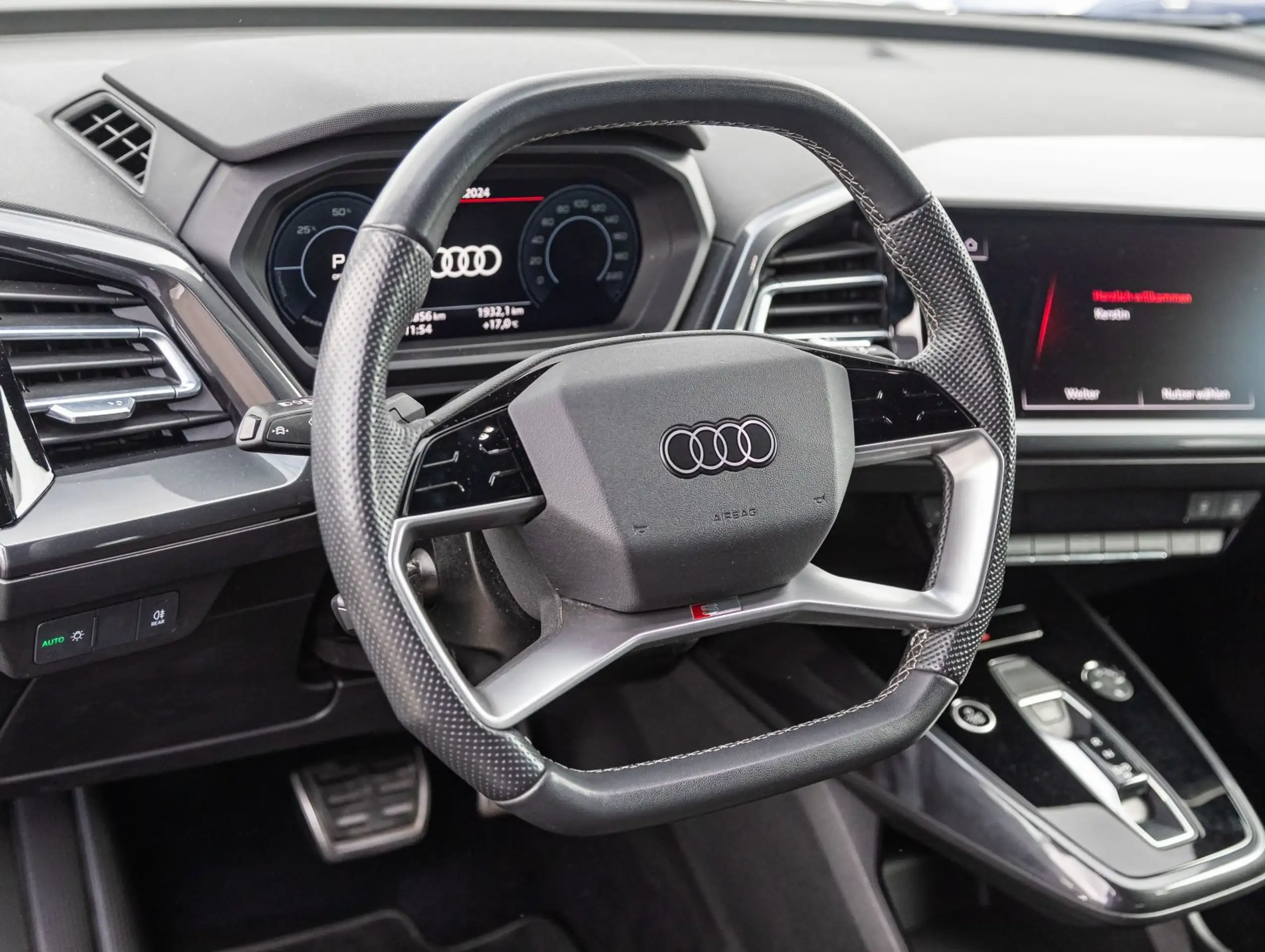 Audi - Q4 e-tron