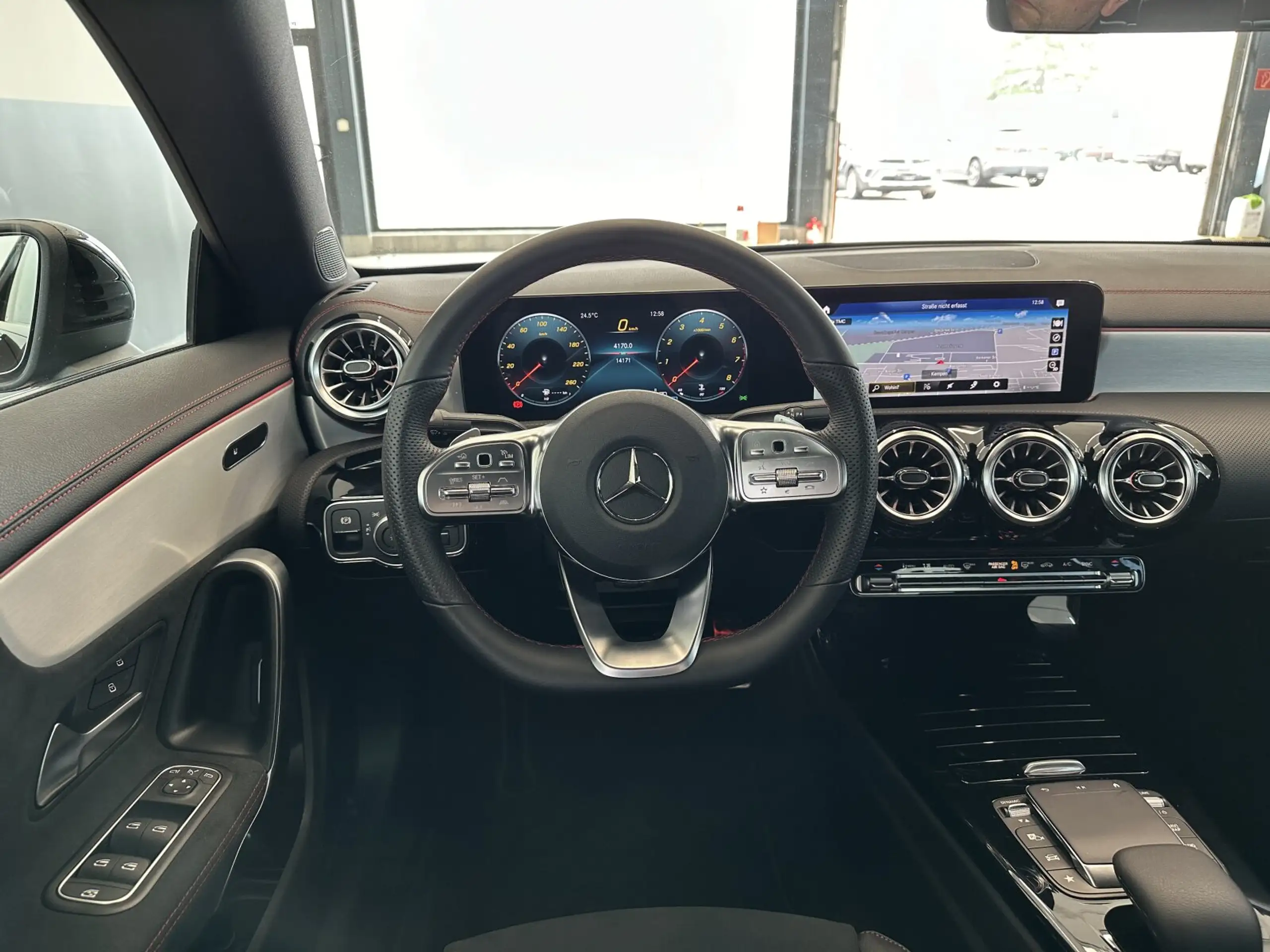 Mercedes-Benz - CLA 200