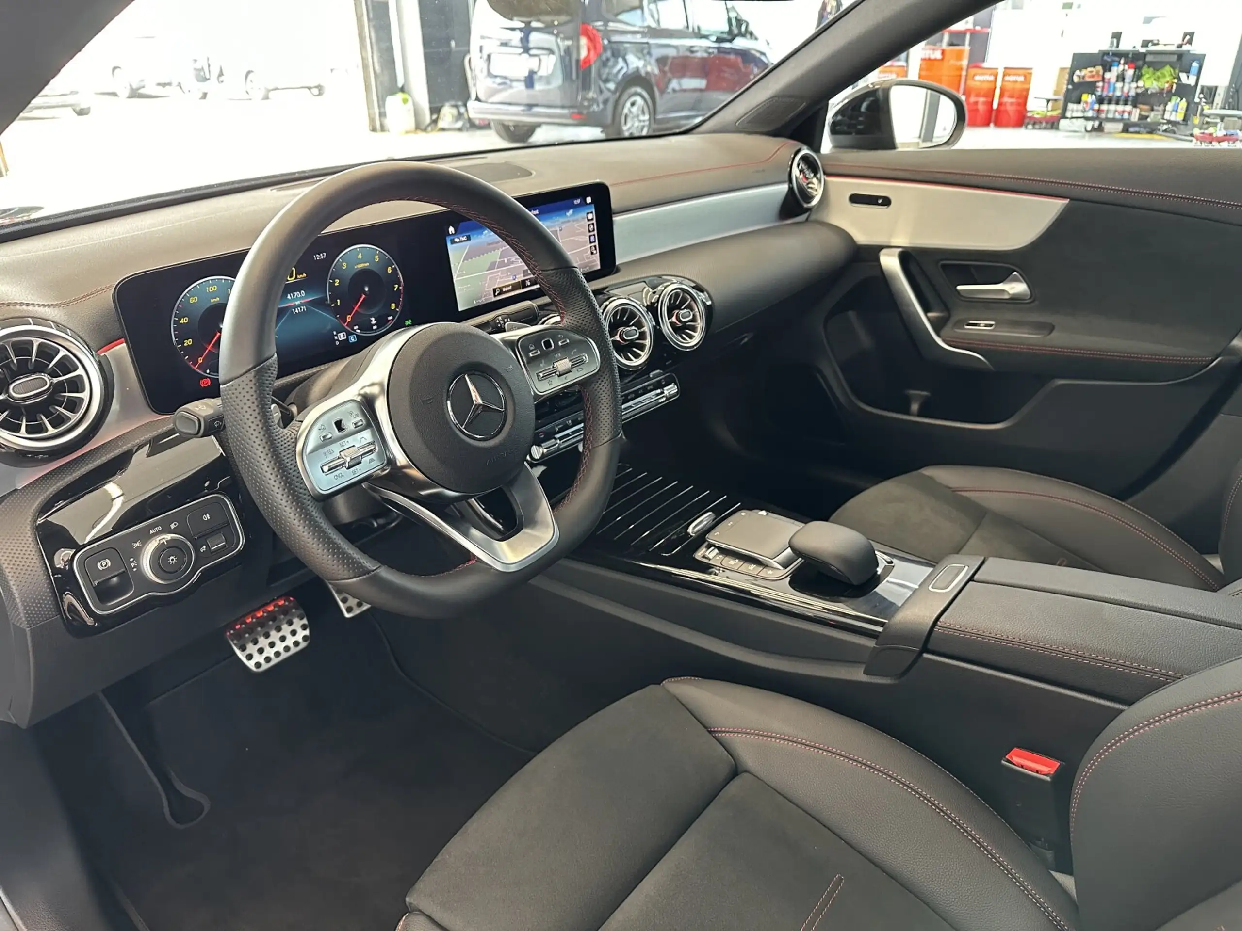 Mercedes-Benz - CLA 200