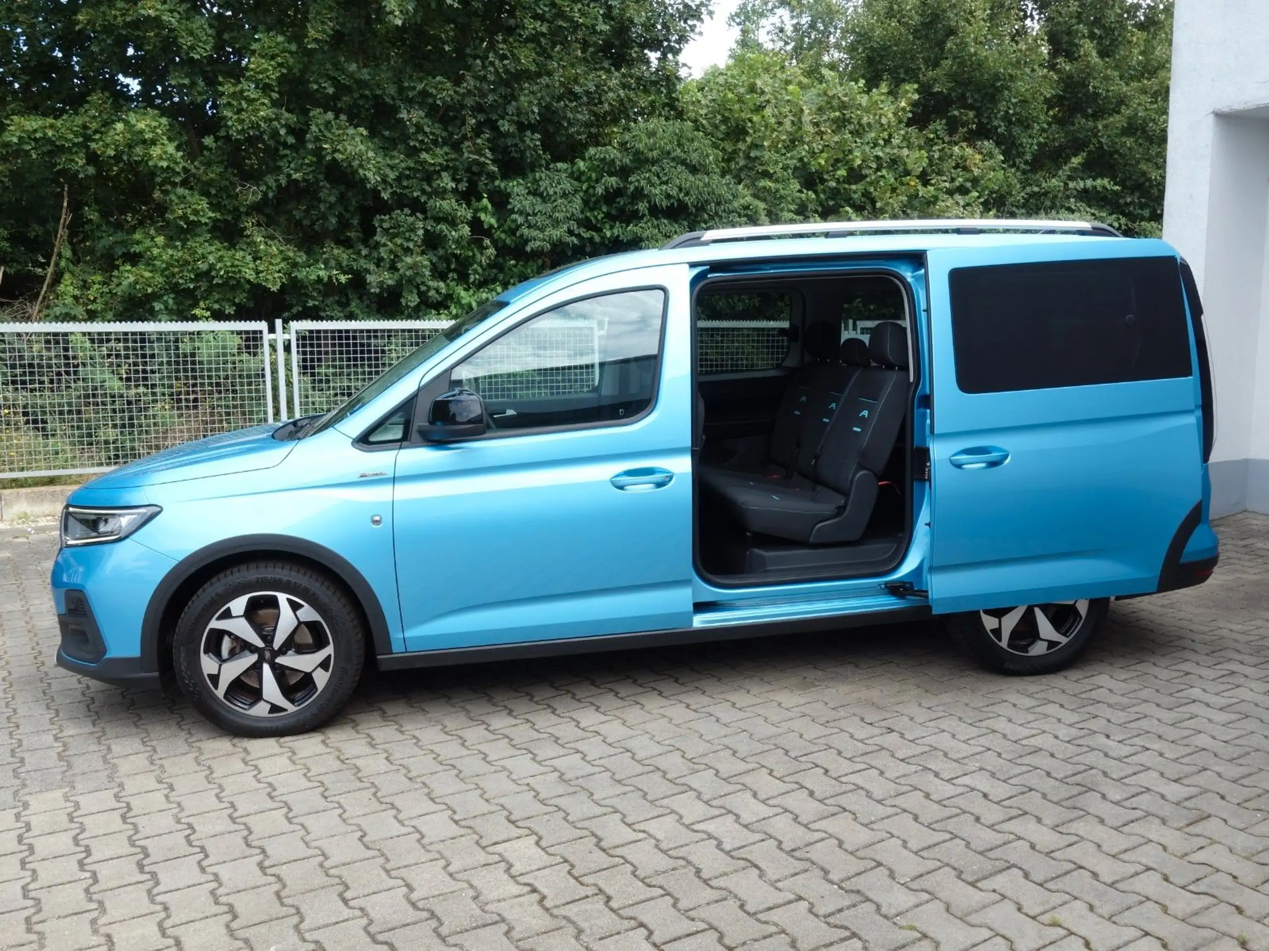 Ford - Grand Tourneo