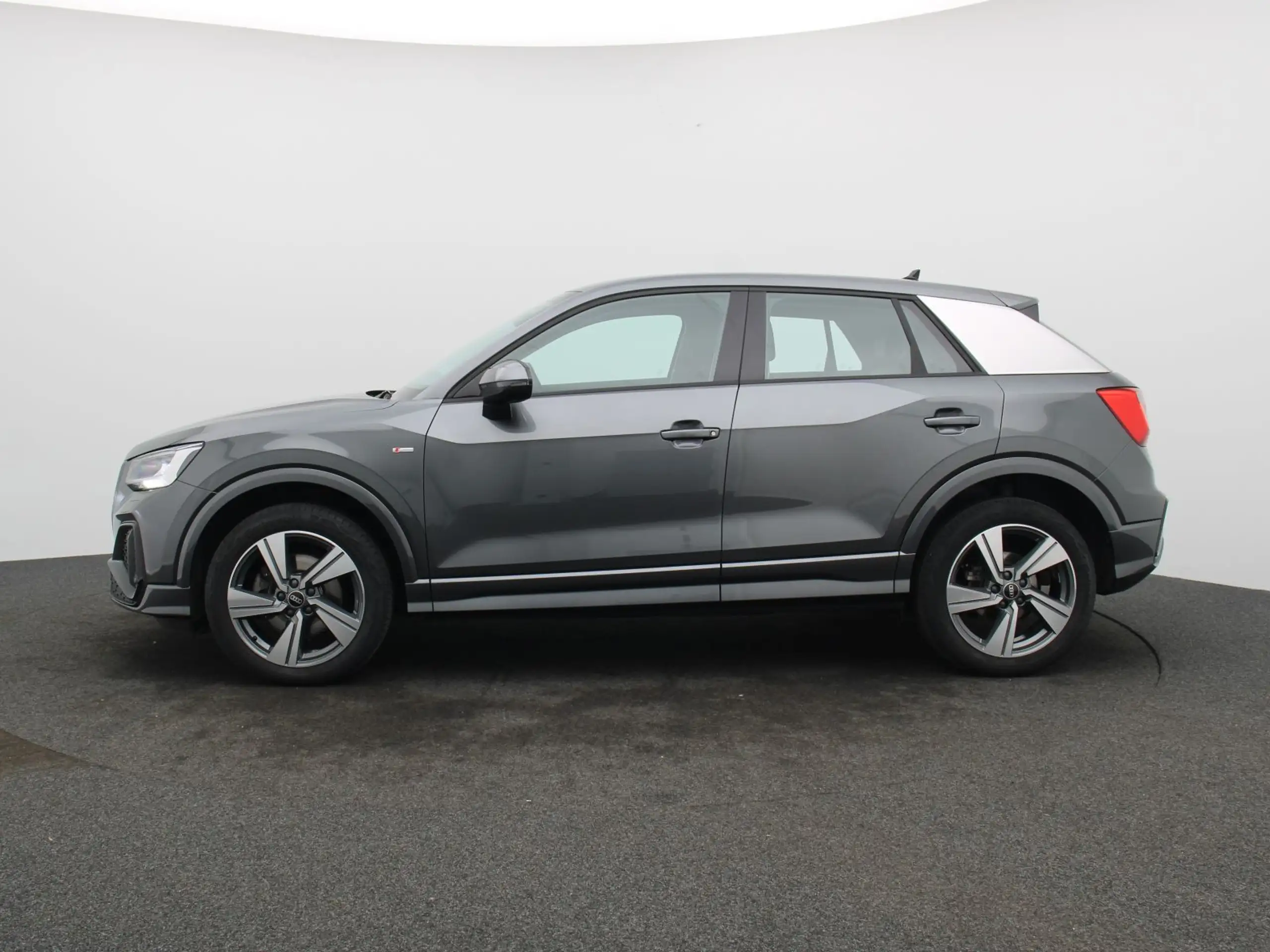 Audi - Q2