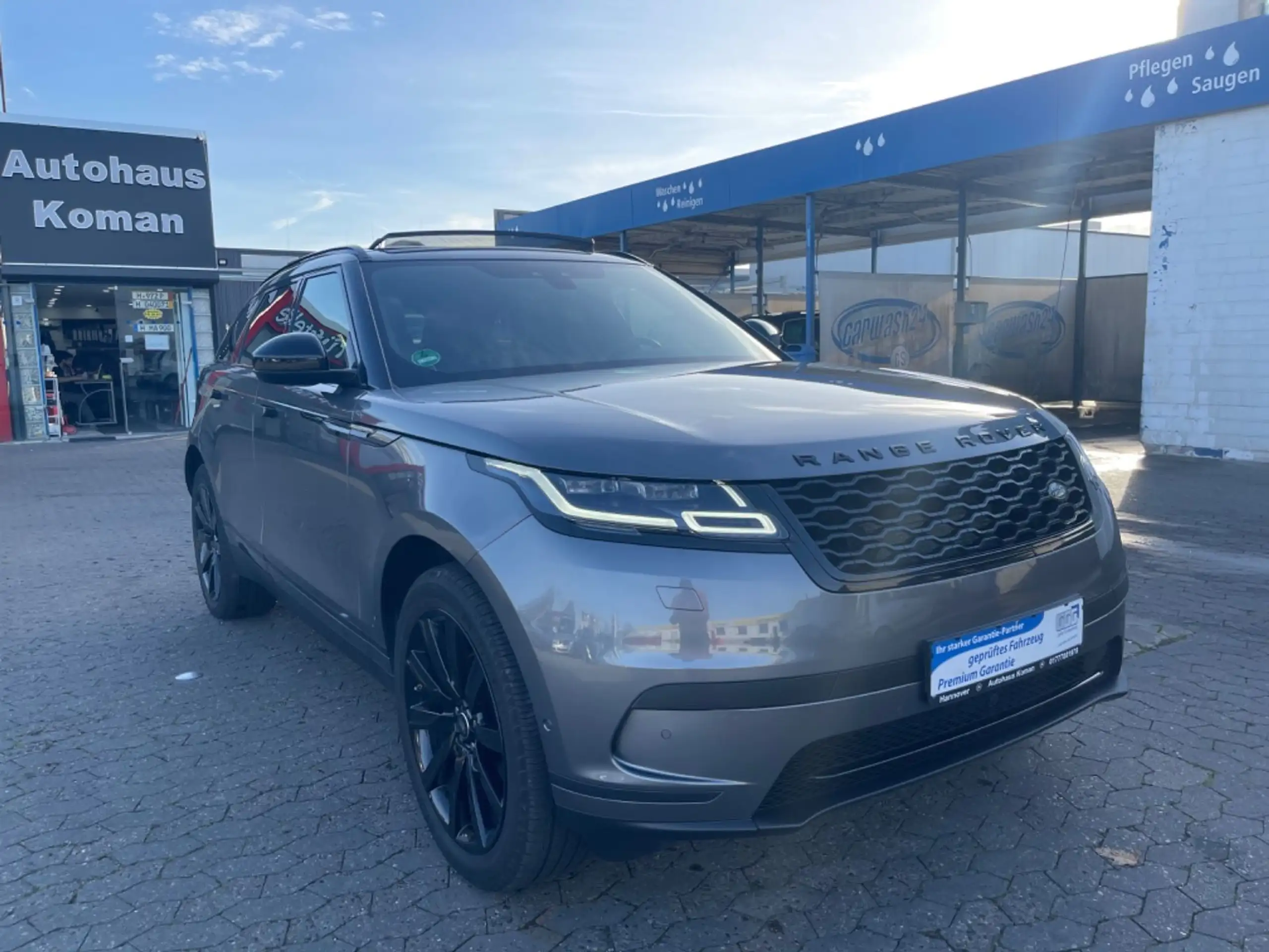 Land Rover - Range Rover Velar