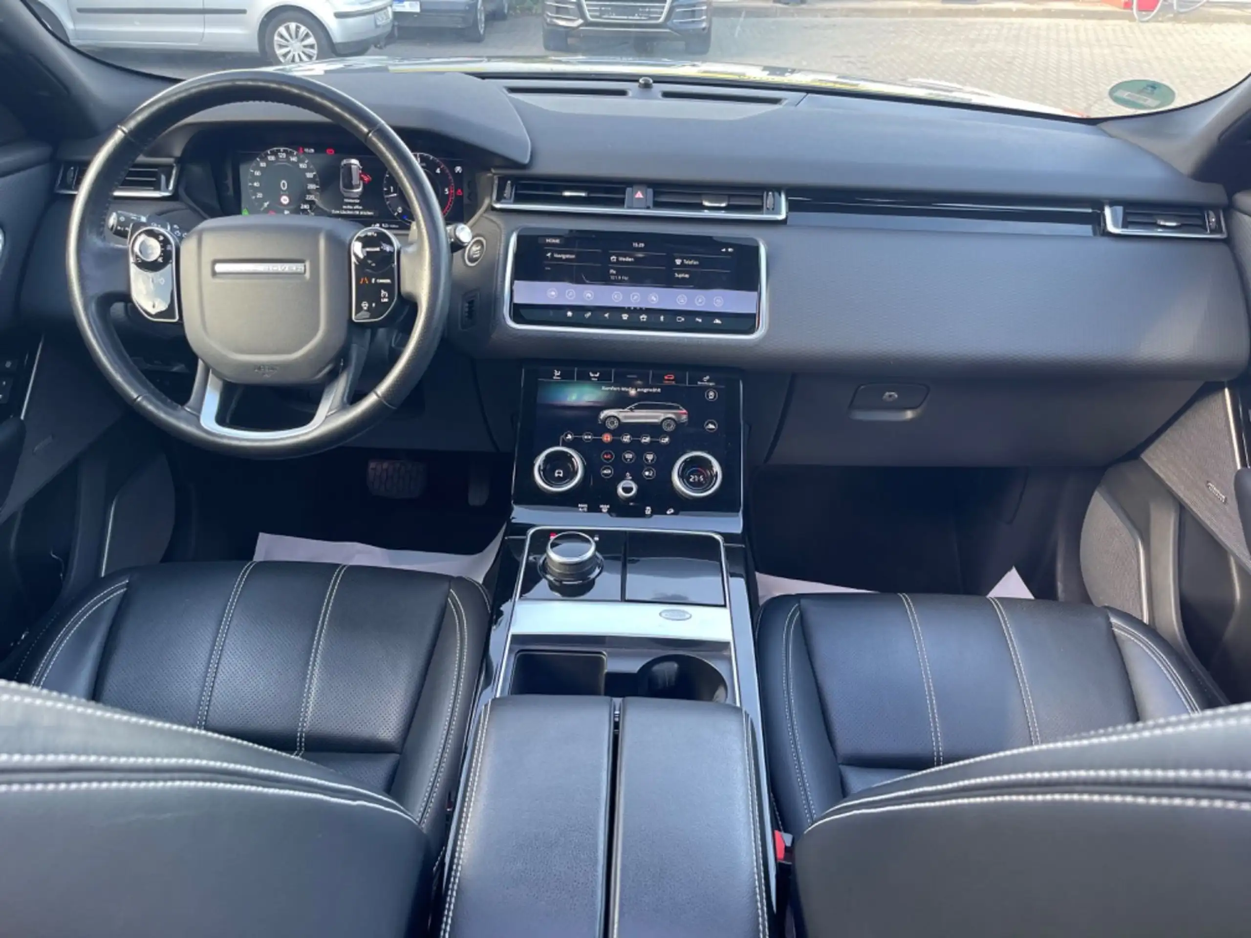 Land Rover - Range Rover Velar