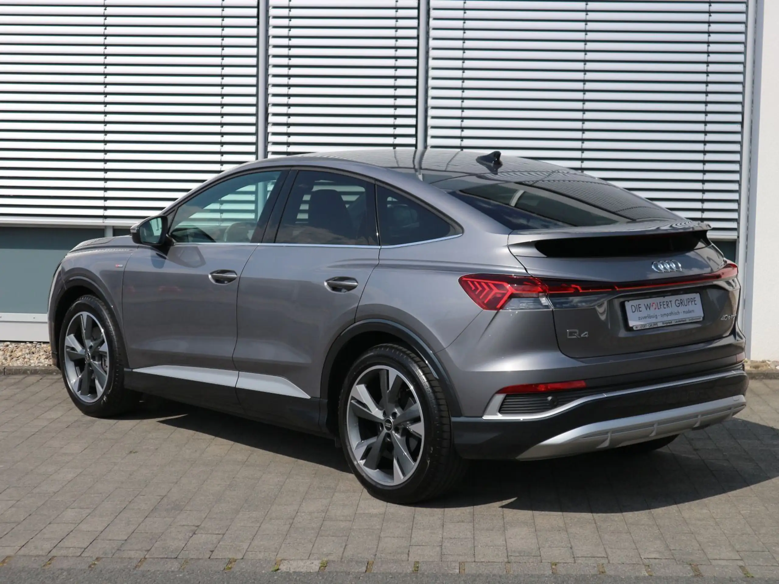 Audi - Q4 e-tron