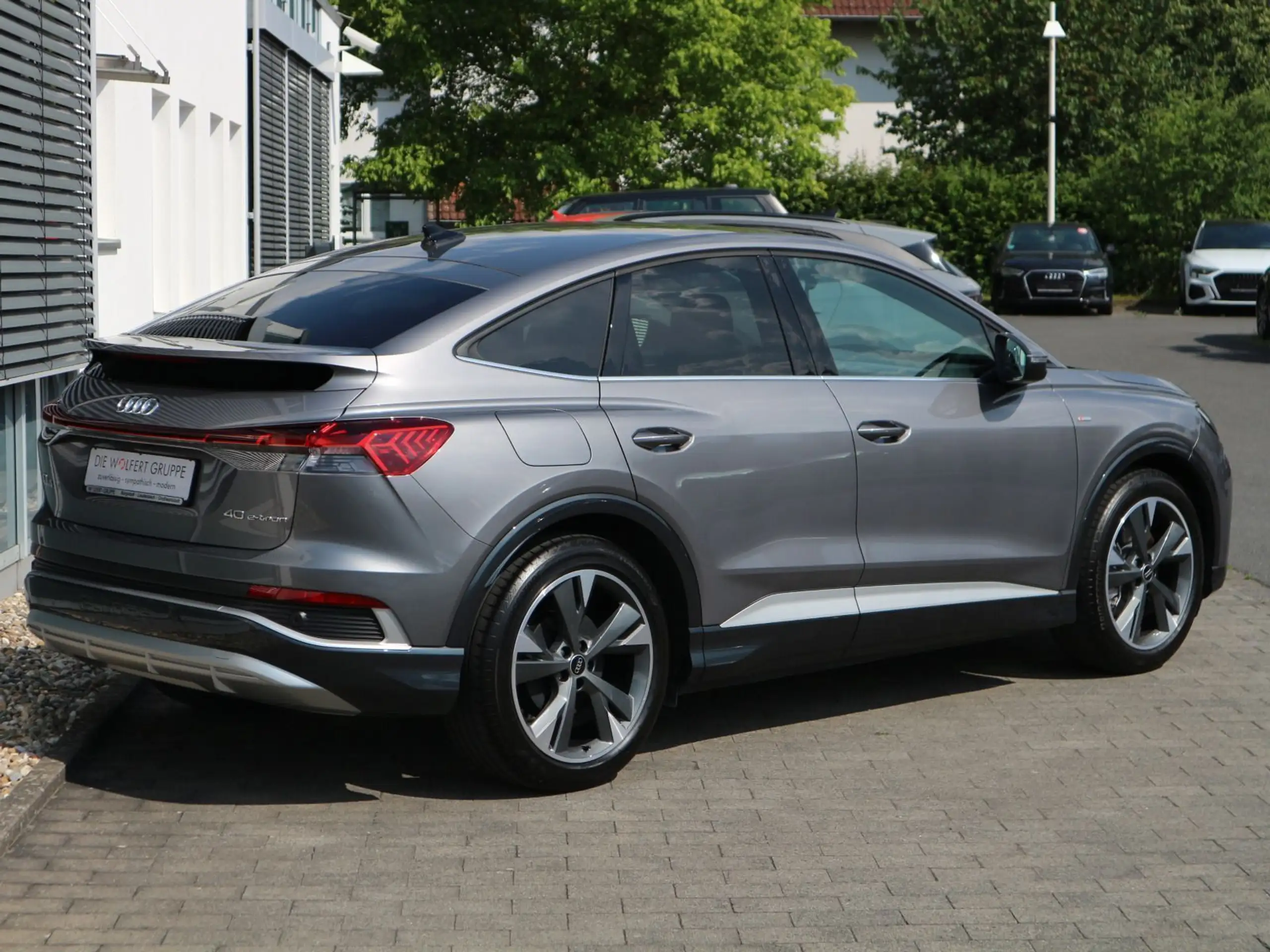 Audi - Q4 e-tron