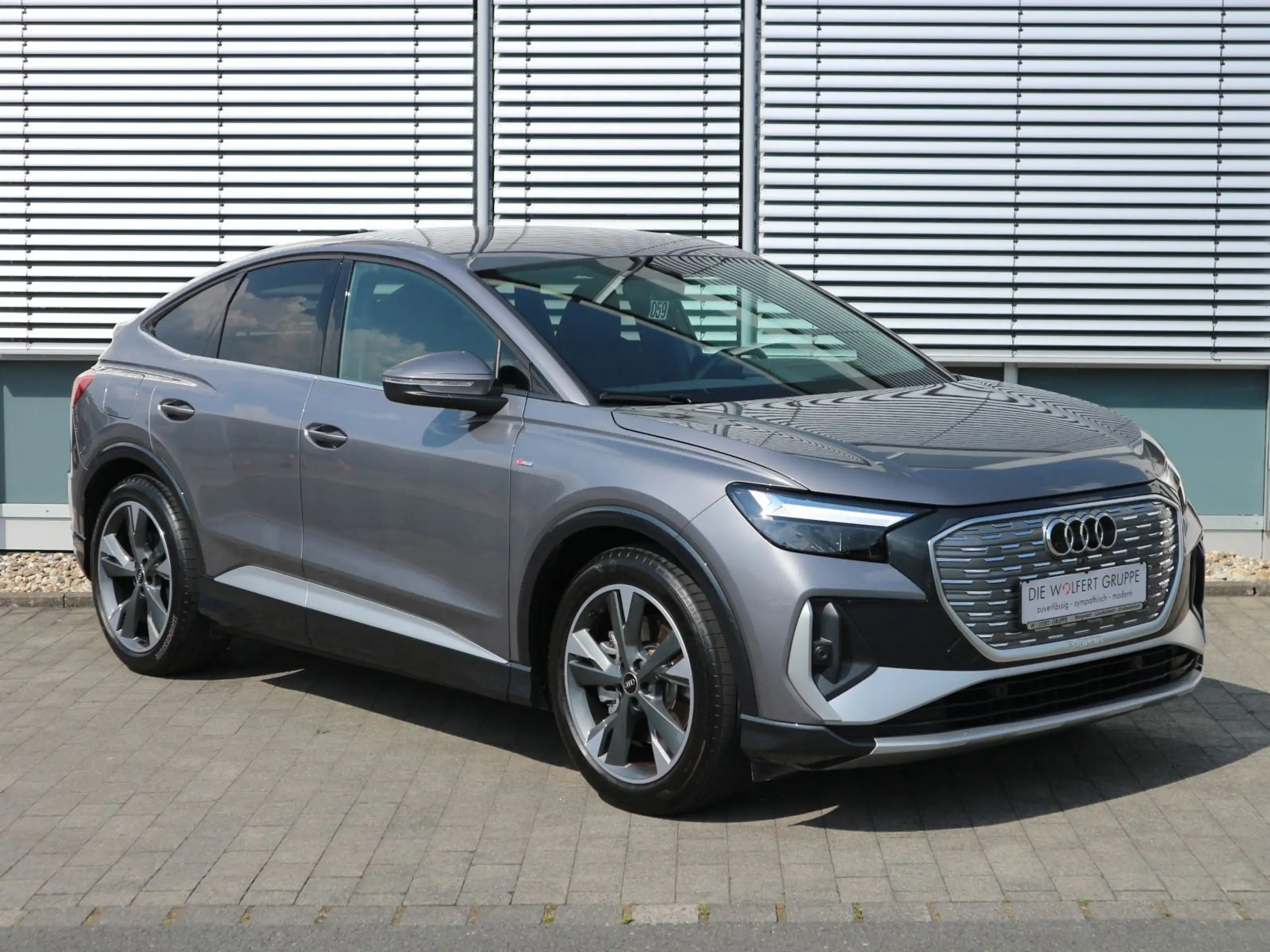 Audi - Q4 e-tron