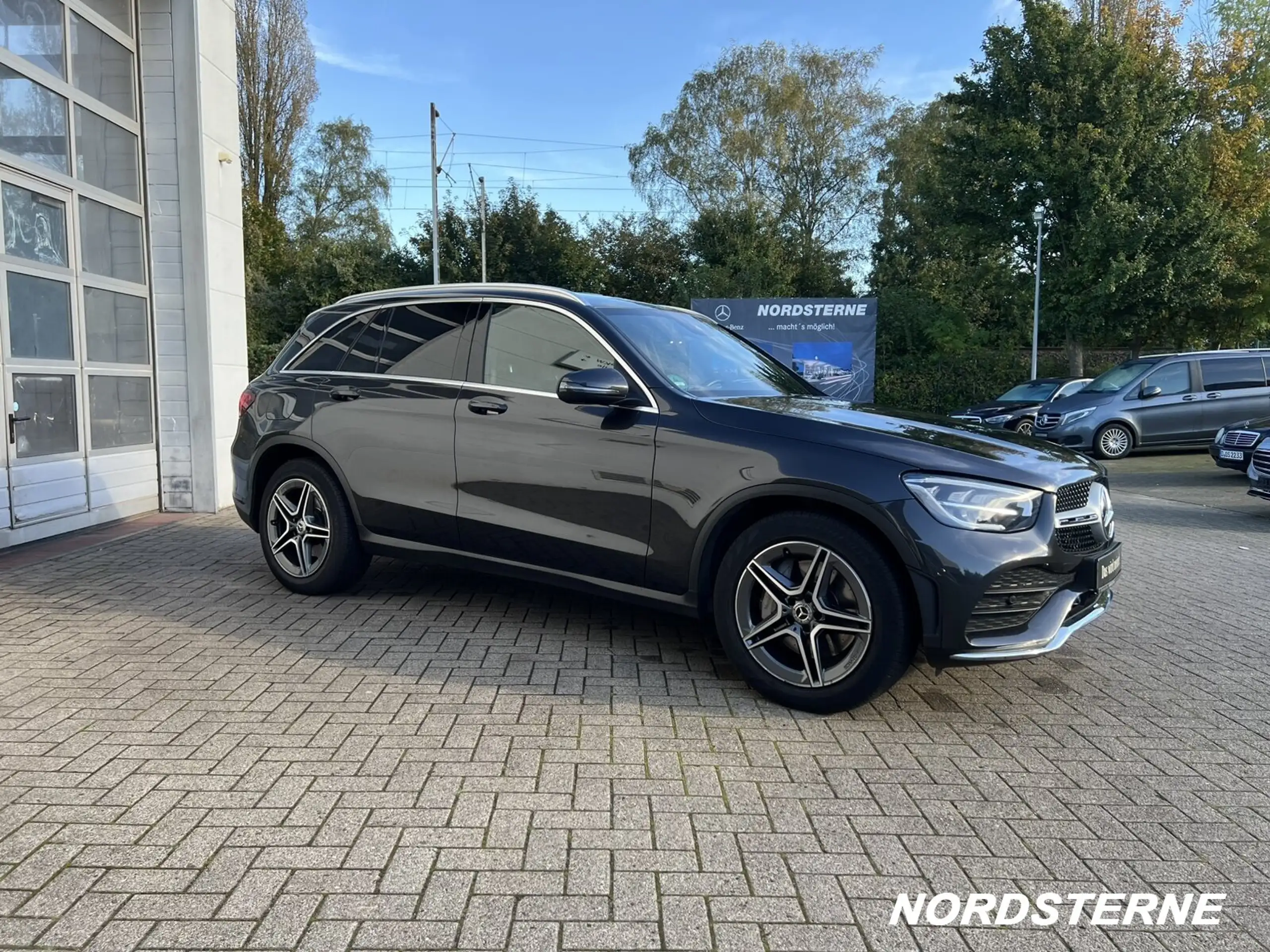 Mercedes-Benz - GLC 220