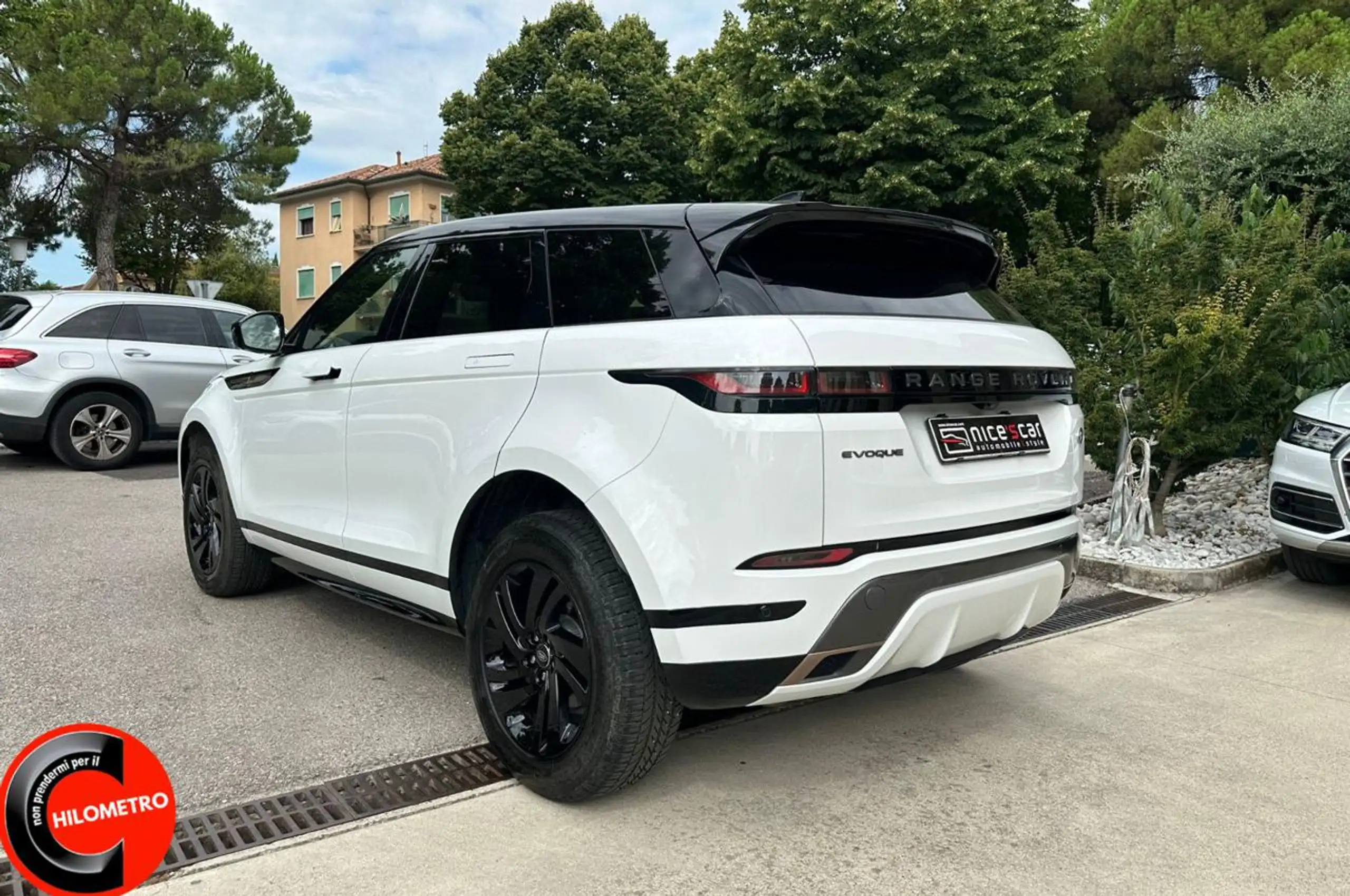 Land Rover - Range Rover Evoque