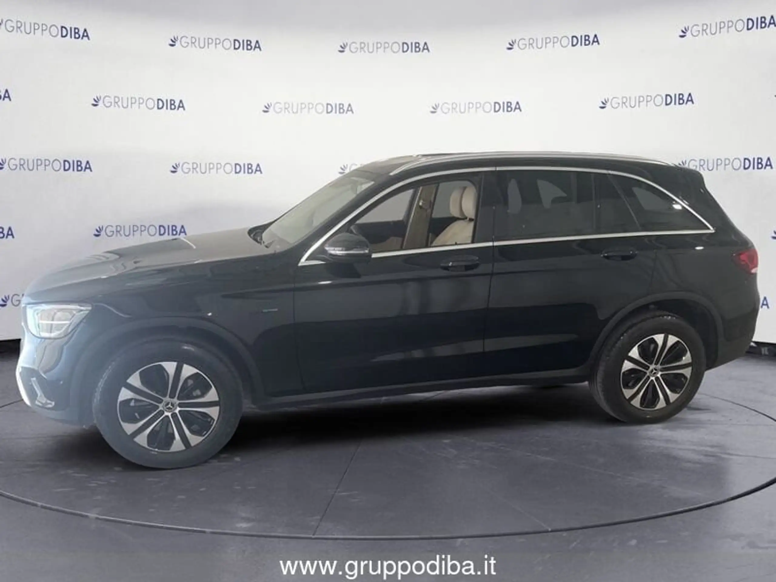 Mercedes-Benz - GLC 300