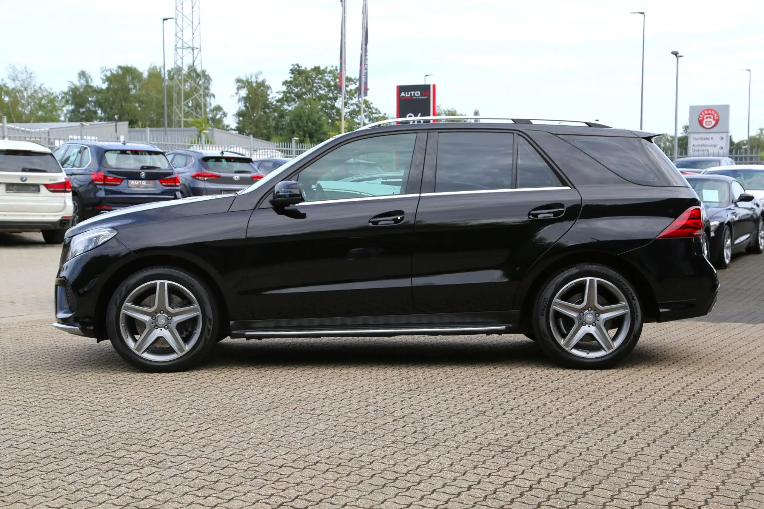 Mercedes-Benz - GLE 400