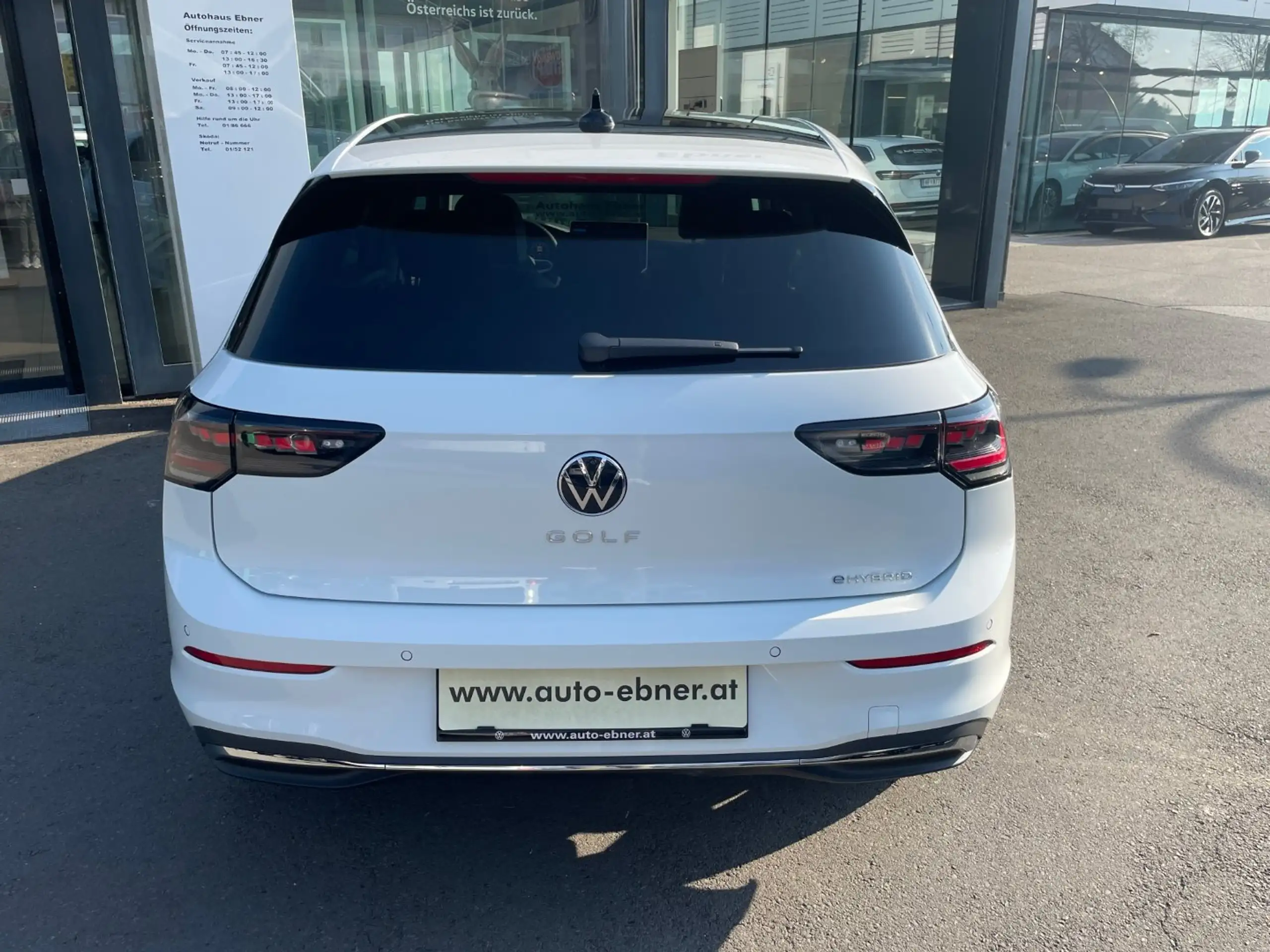 Volkswagen - Golf