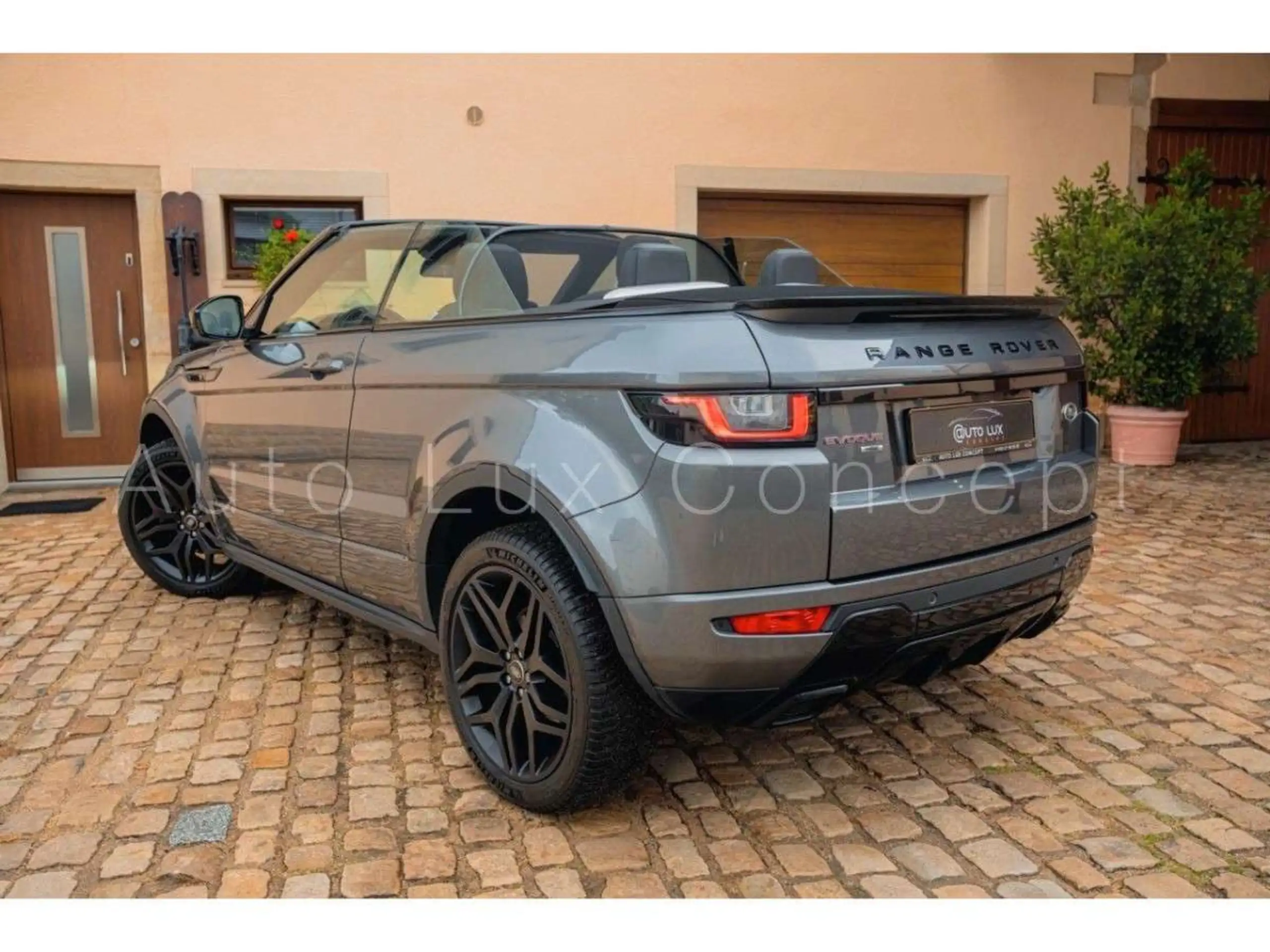 Land Rover - Range Rover Evoque