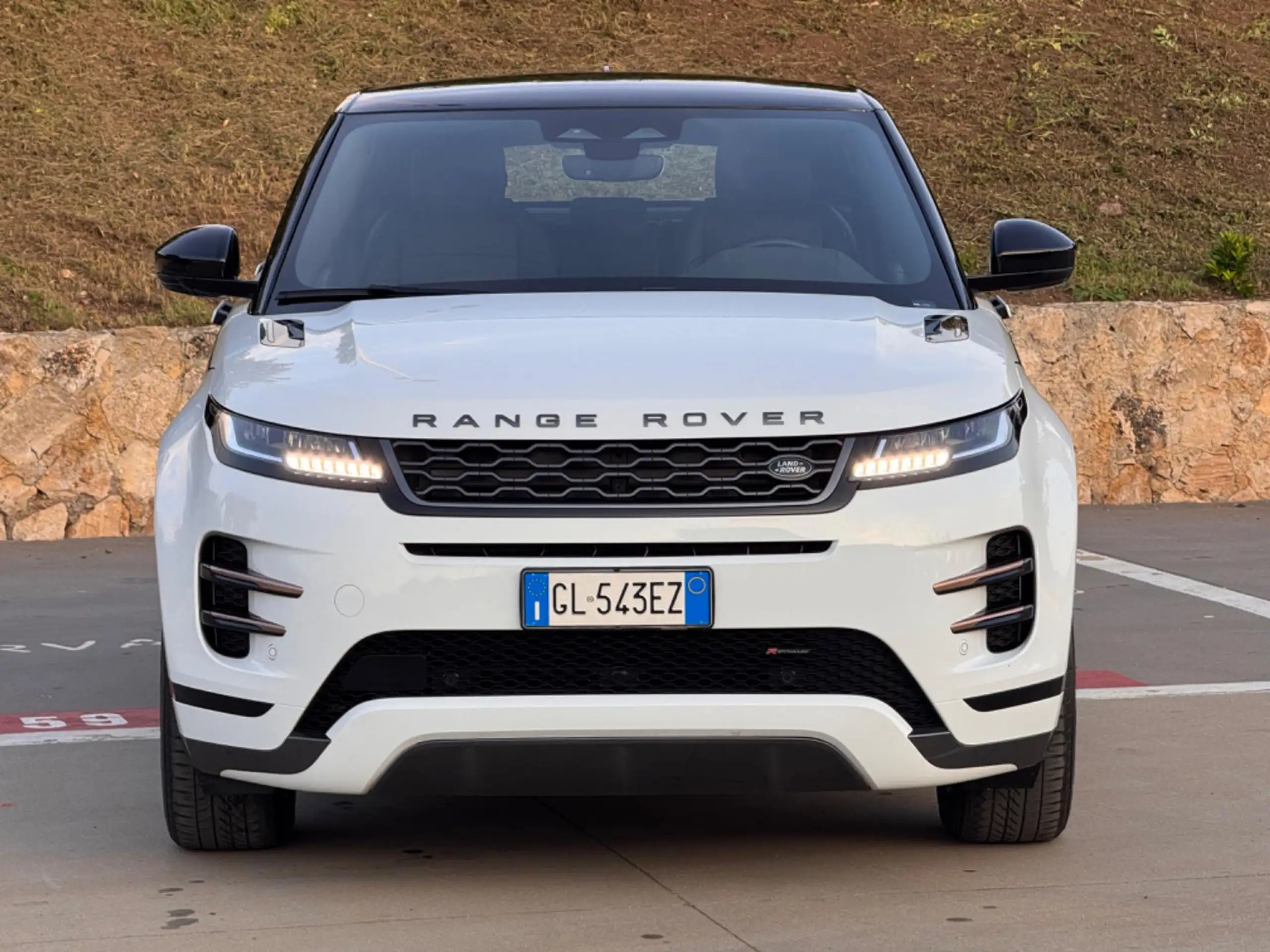 Land Rover - Range Rover Evoque