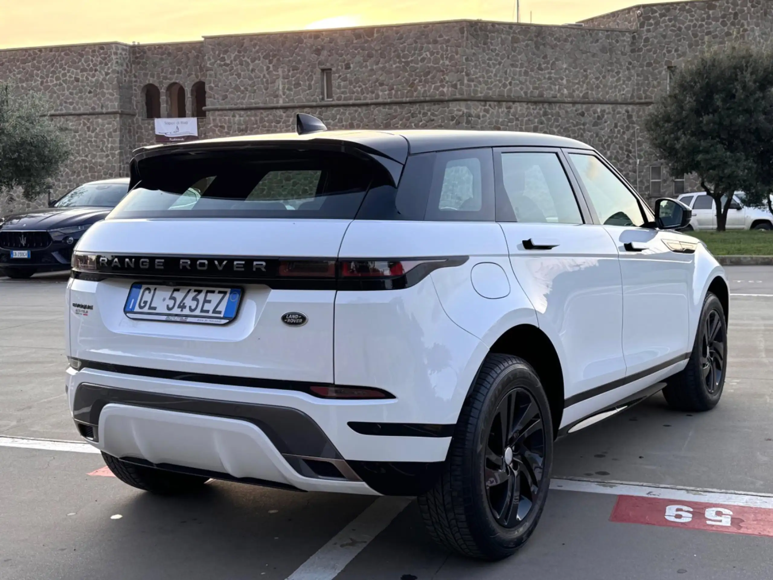 Land Rover - Range Rover Evoque