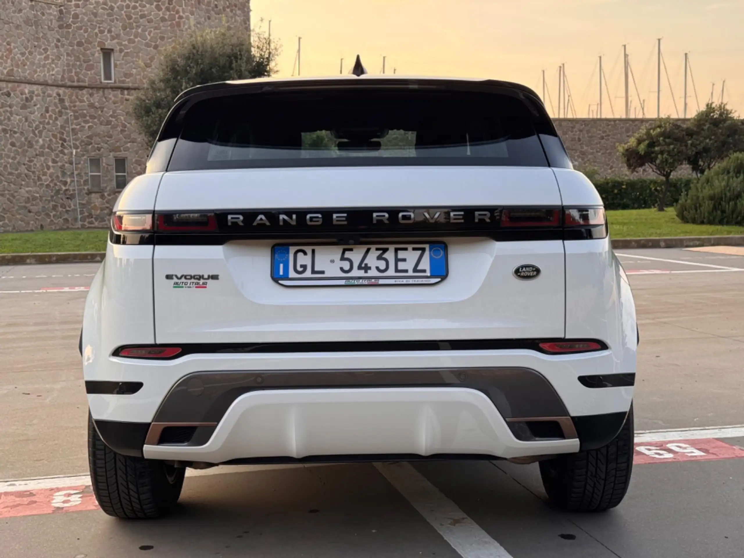 Land Rover - Range Rover Evoque