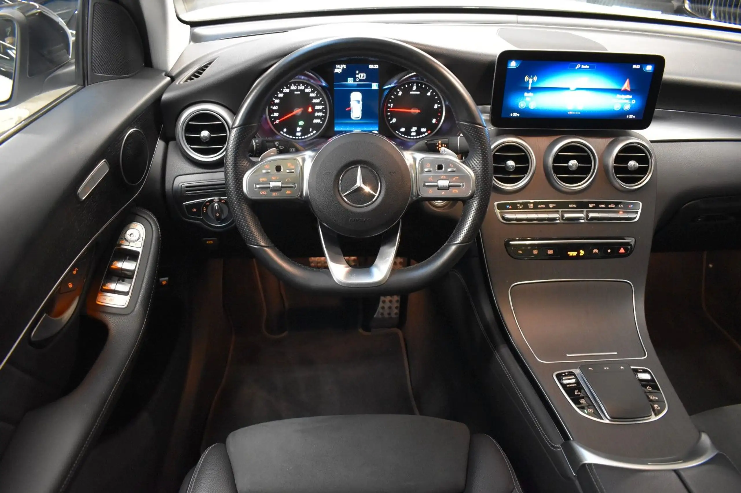 Mercedes-Benz - GLC 220