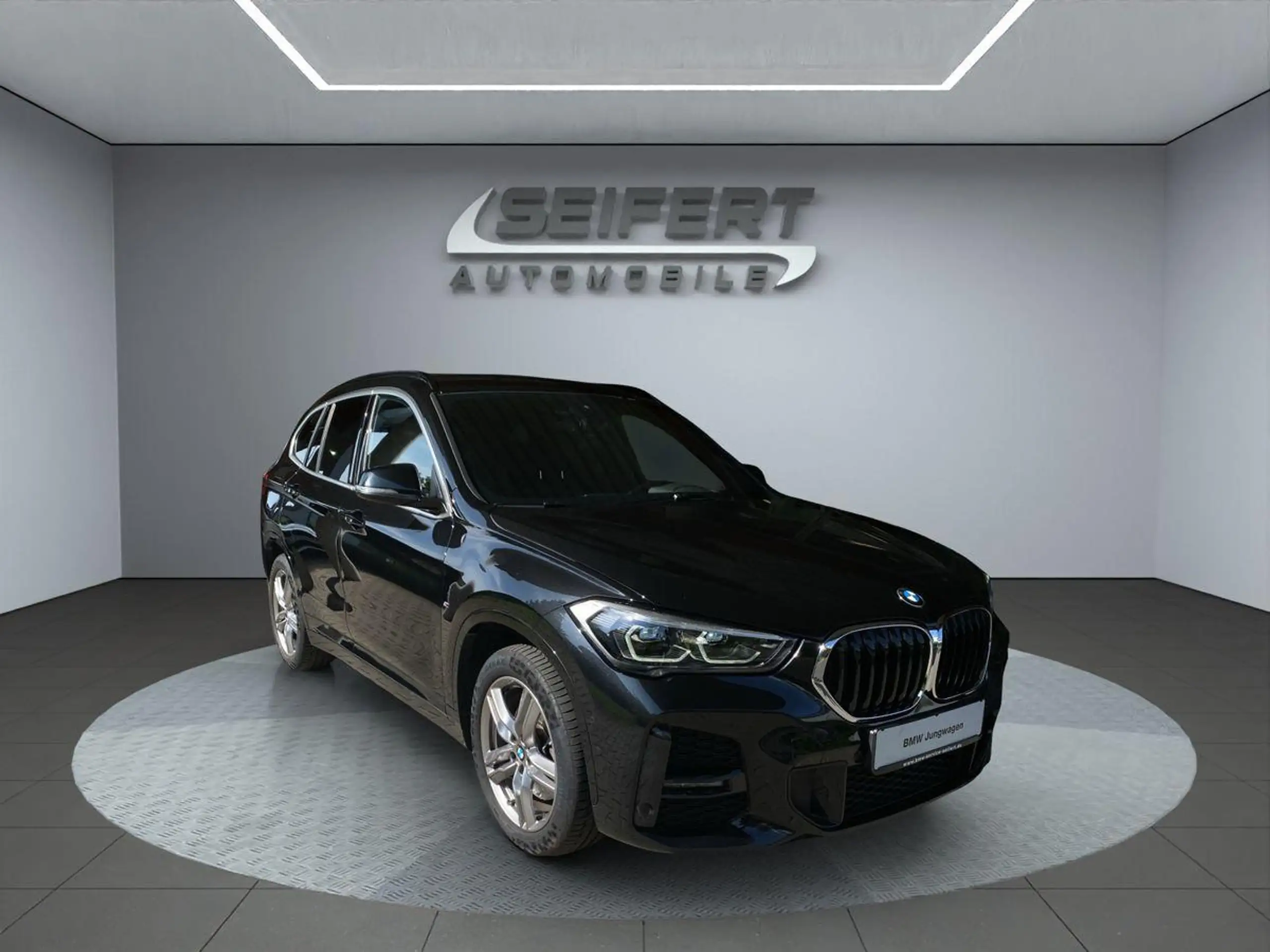 BMW - X1