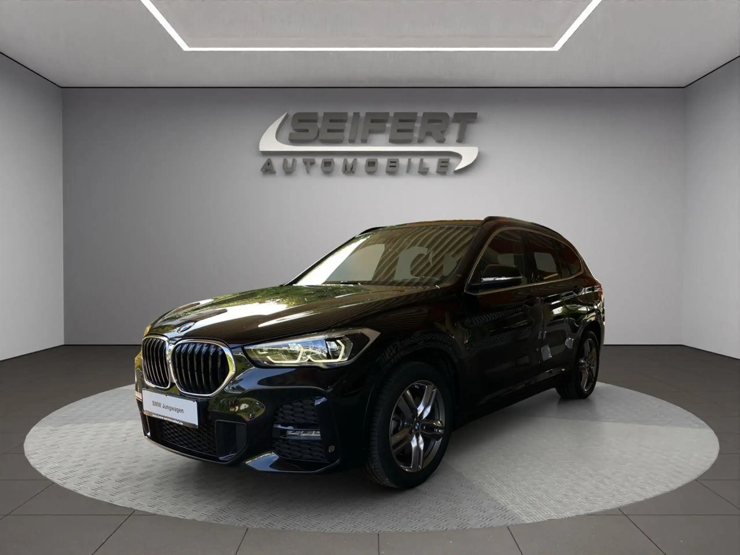 BMW - X1