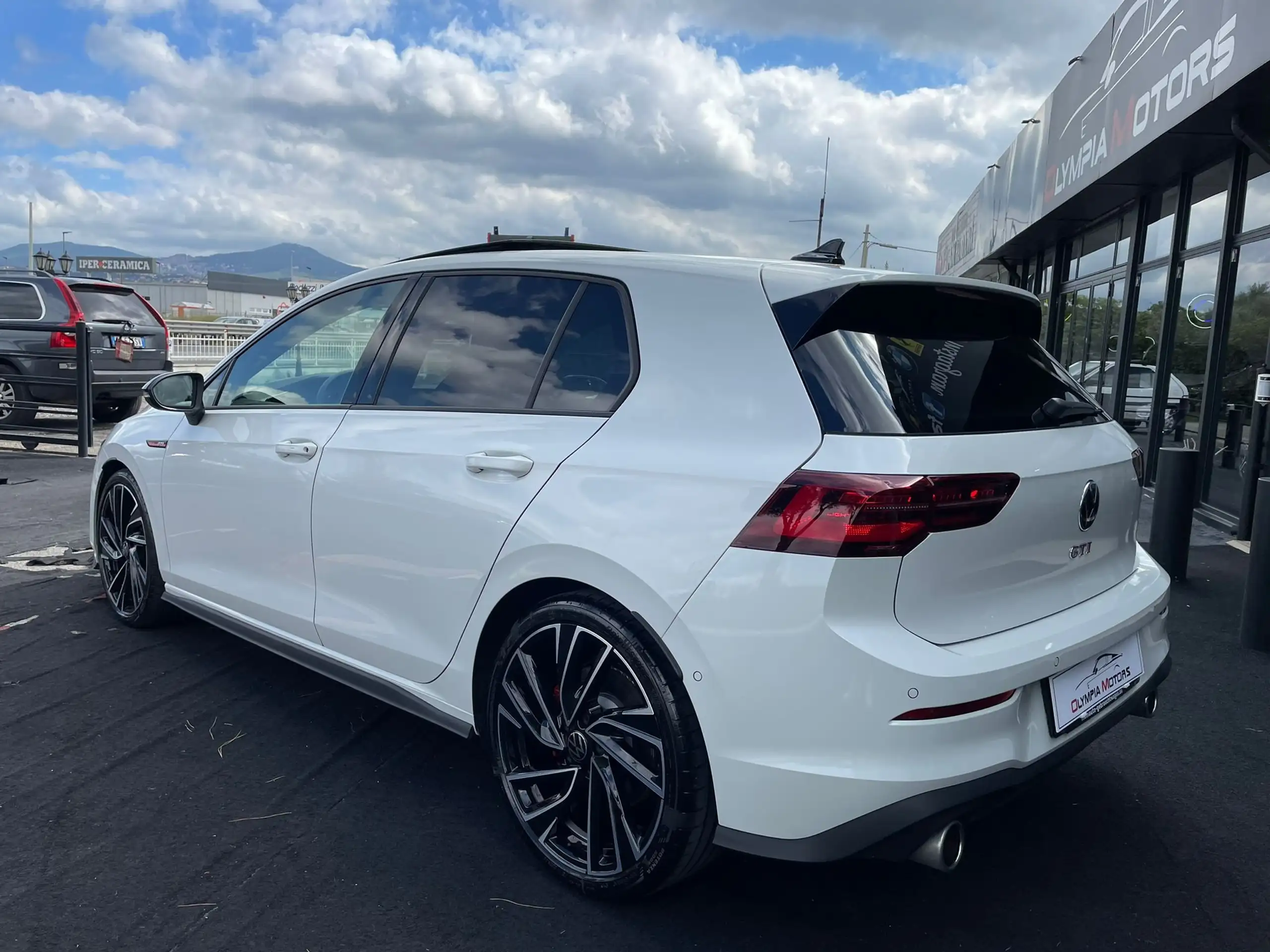 Volkswagen - Golf GTI