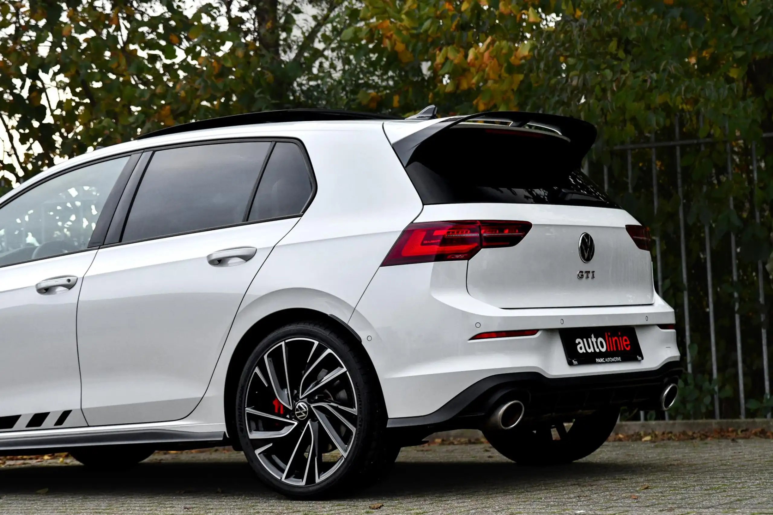 Volkswagen - Golf GTI