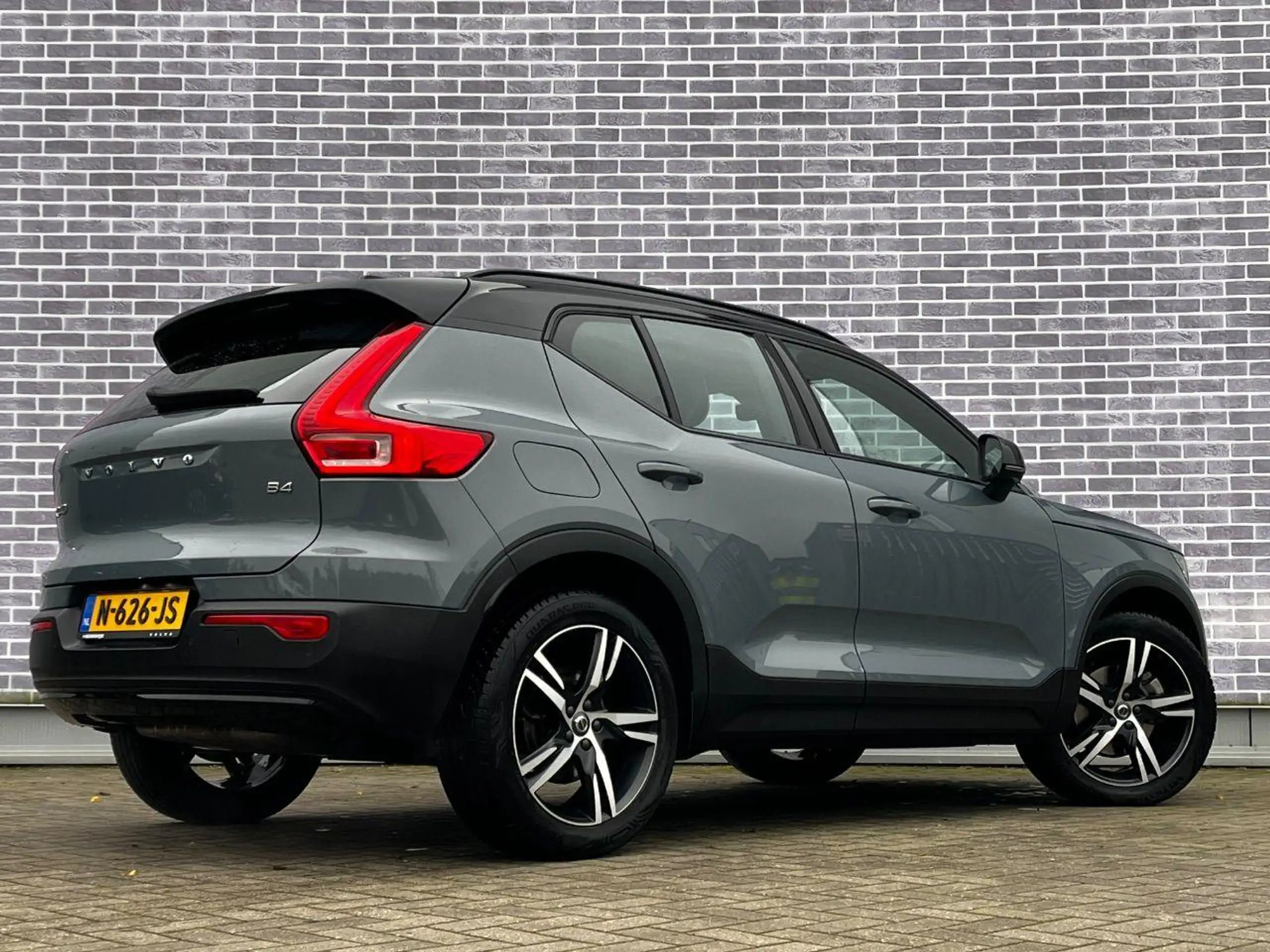 Volvo - XC40