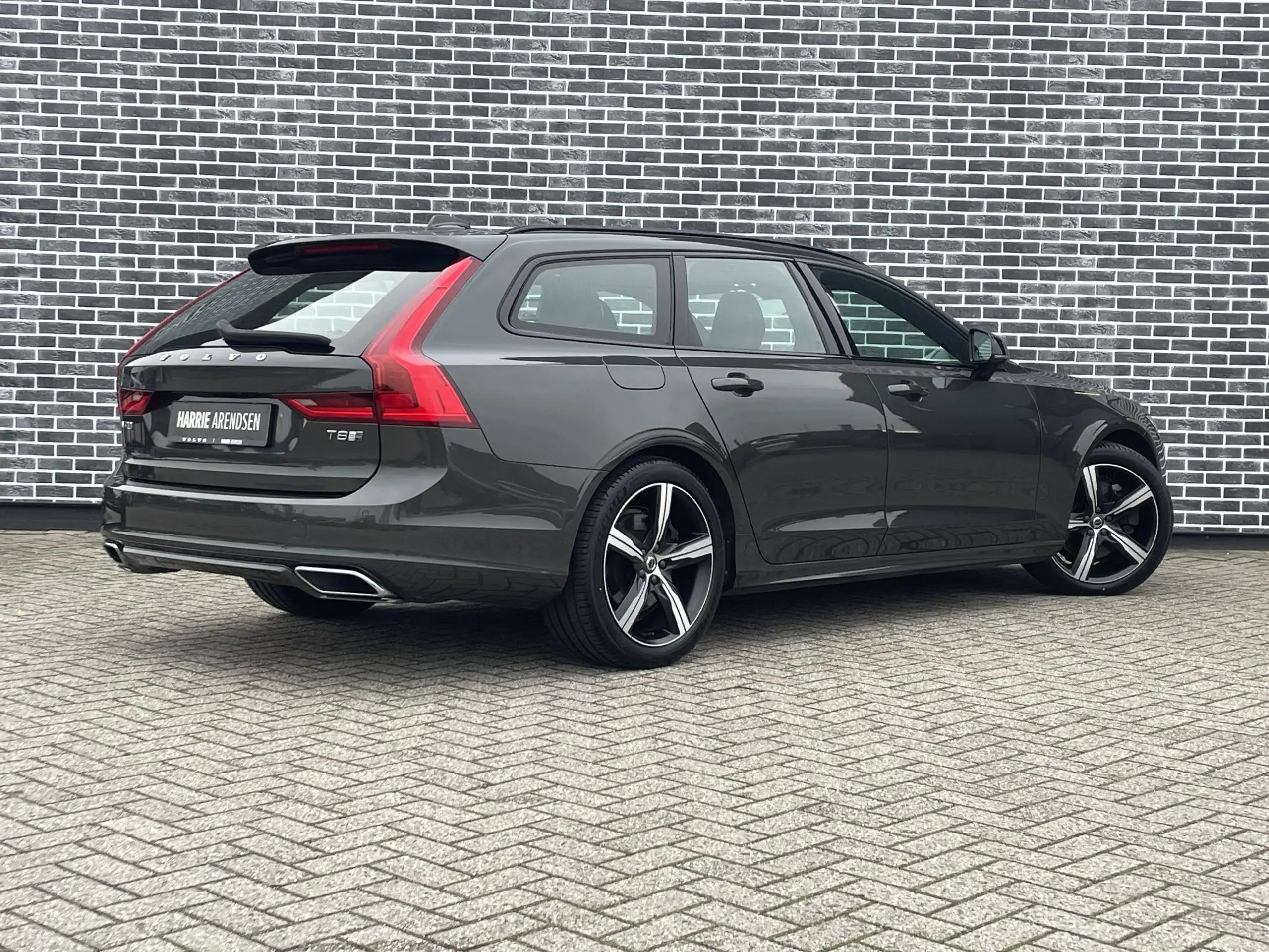 Volvo - V90