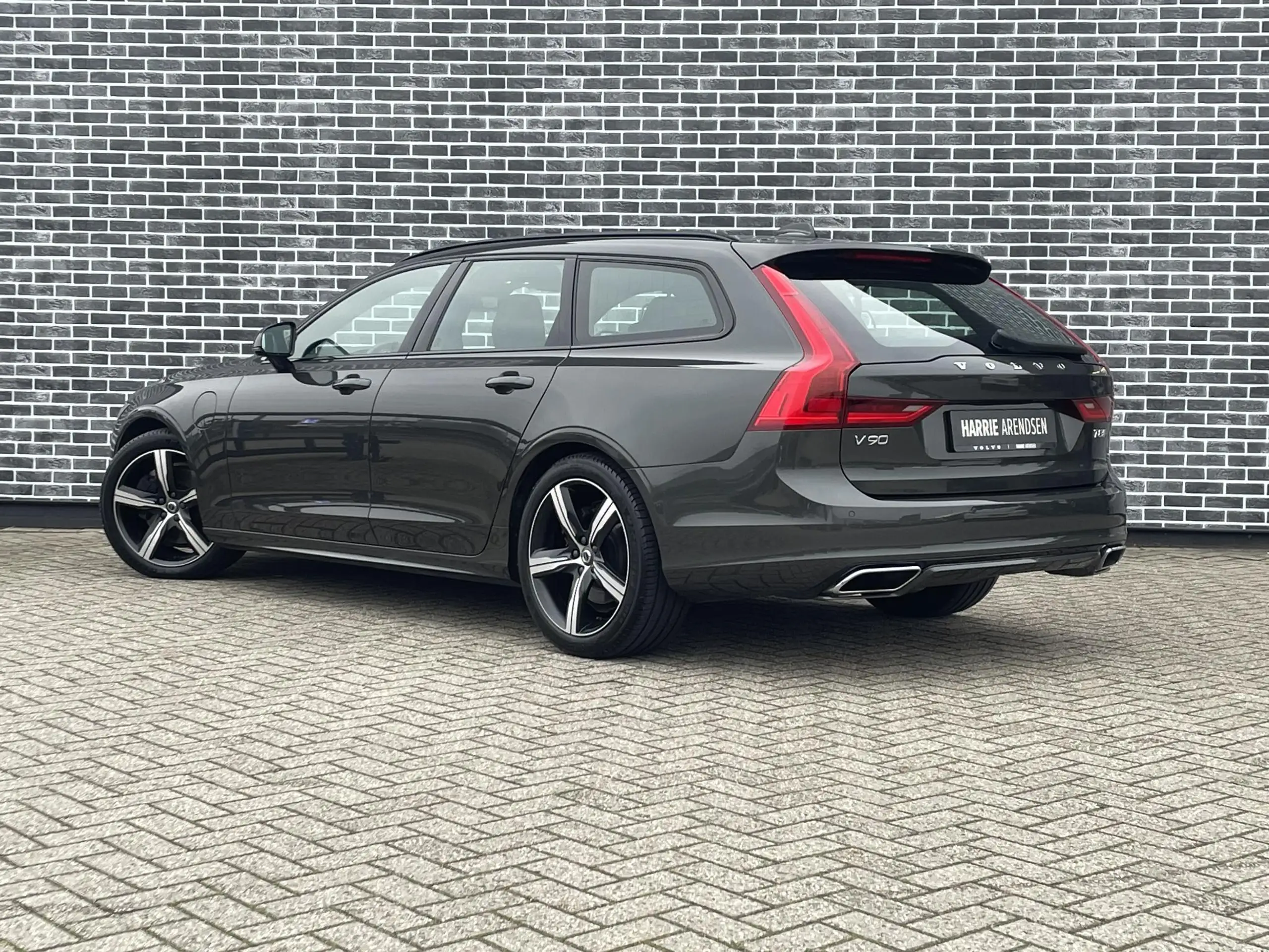 Volvo - V90