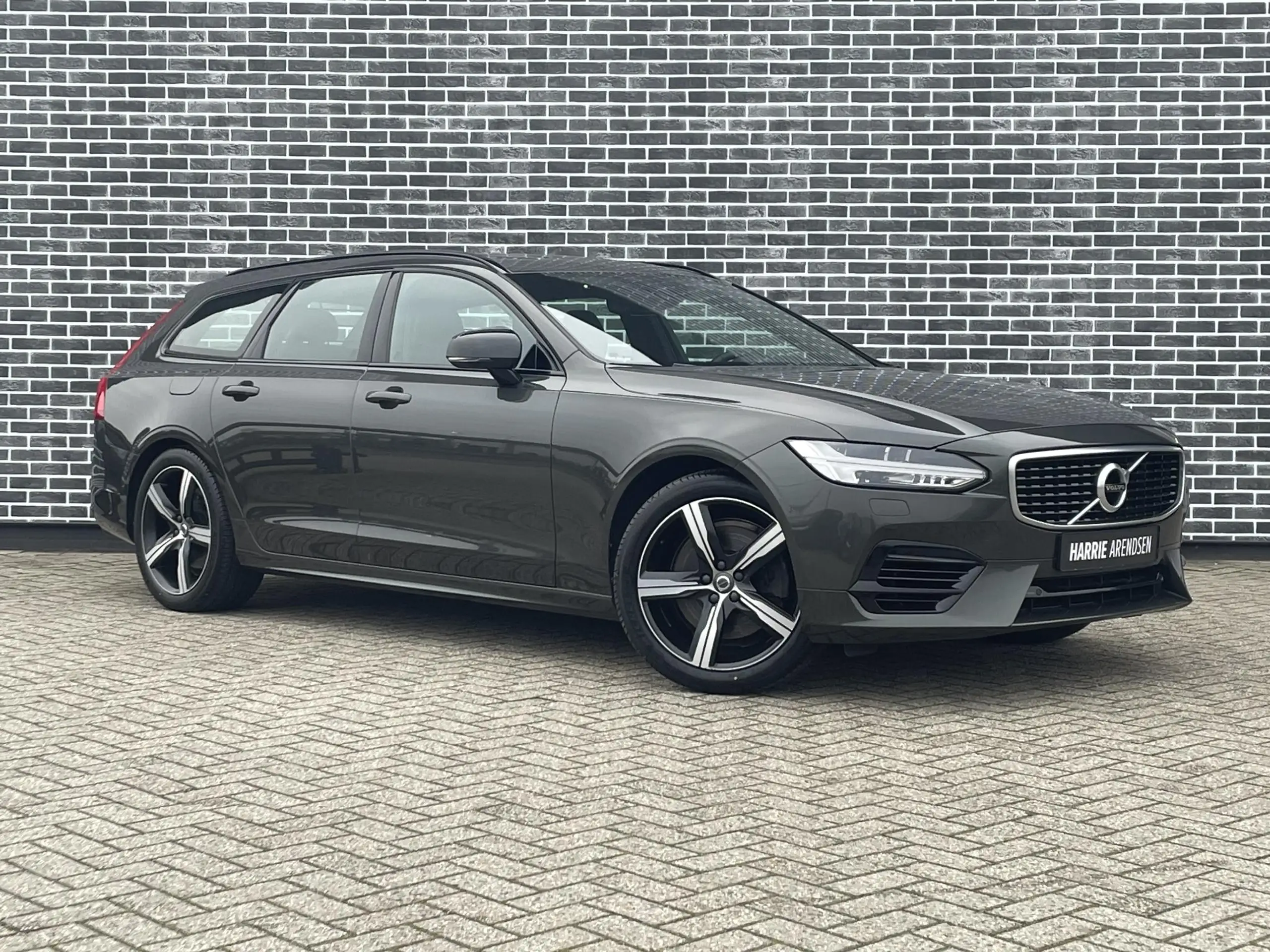 Volvo - V90