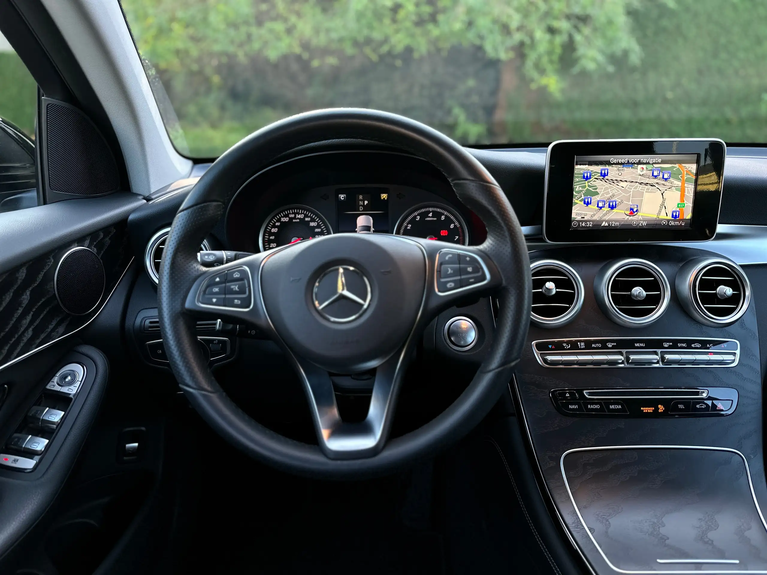 Mercedes-Benz - GLC 250