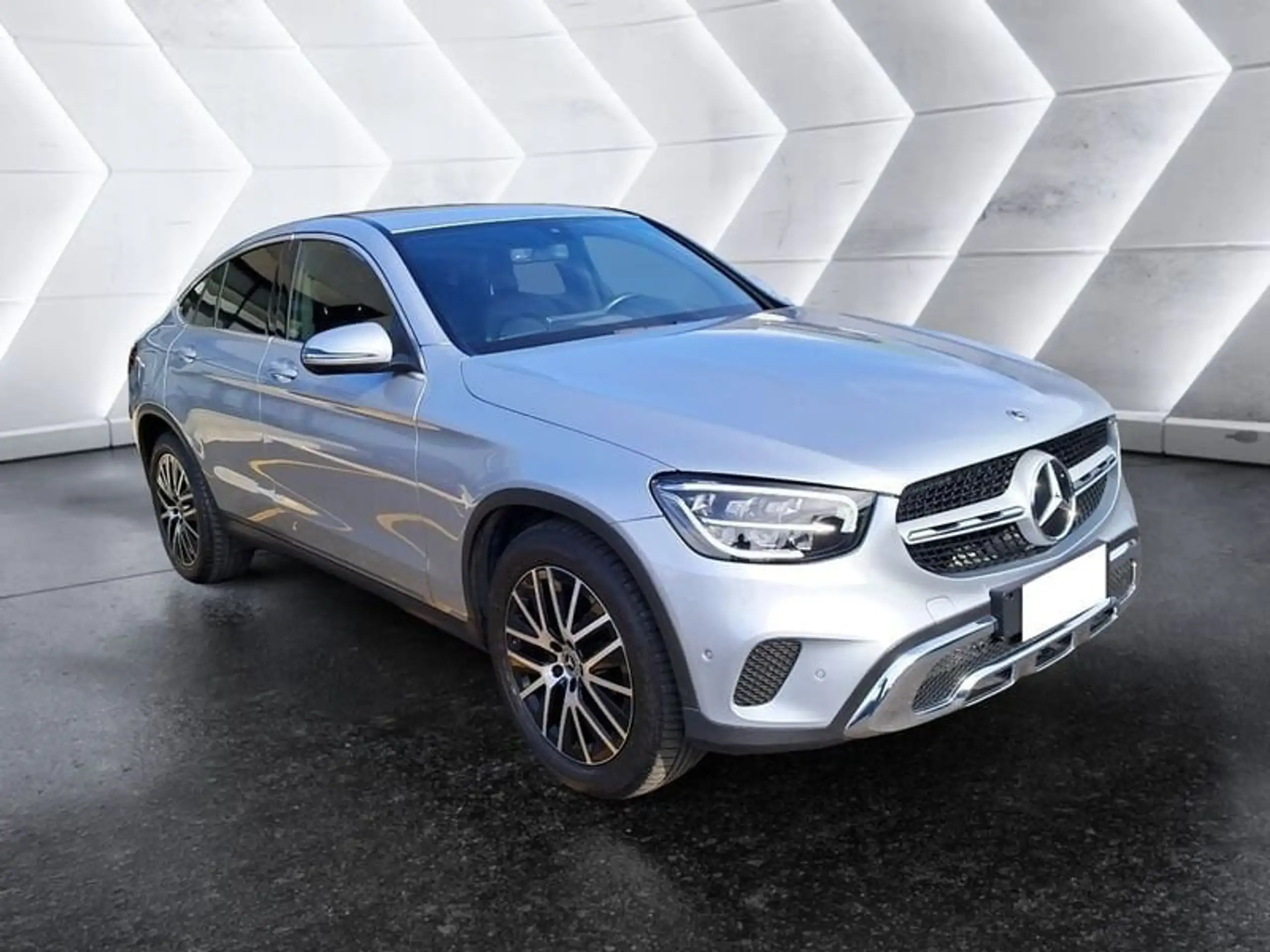 Mercedes-Benz - GLC 220