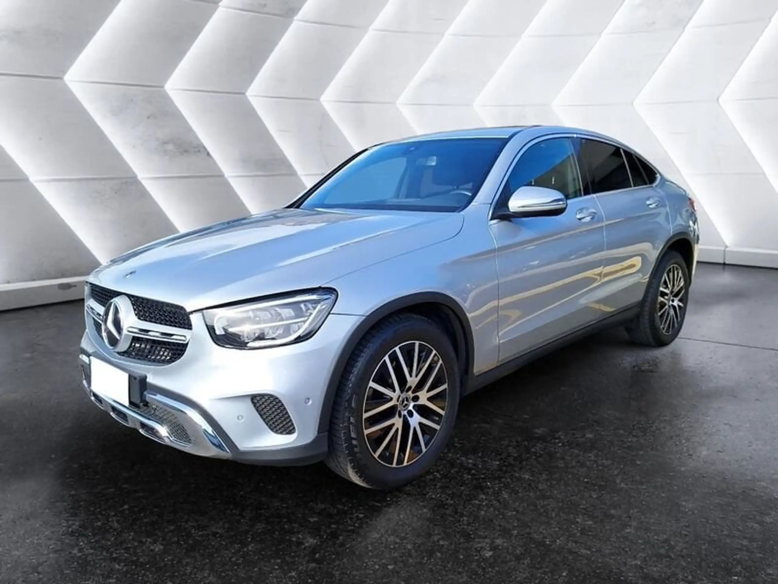 Mercedes-Benz - GLC 220