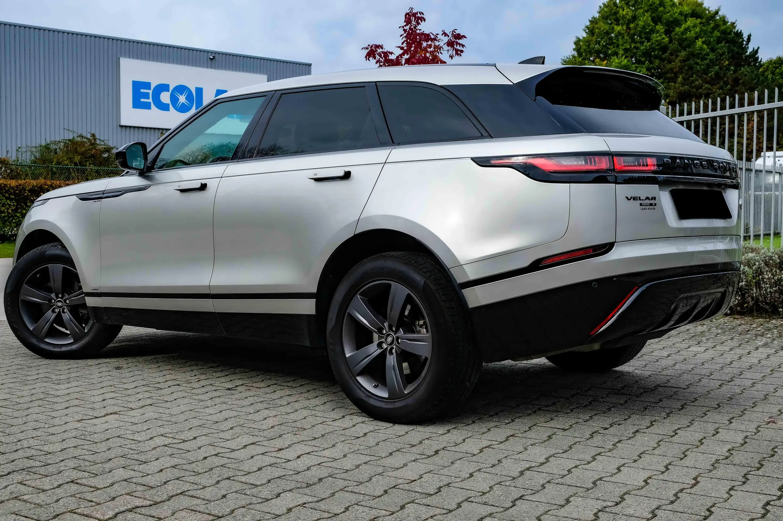 Land Rover - Range Rover Velar