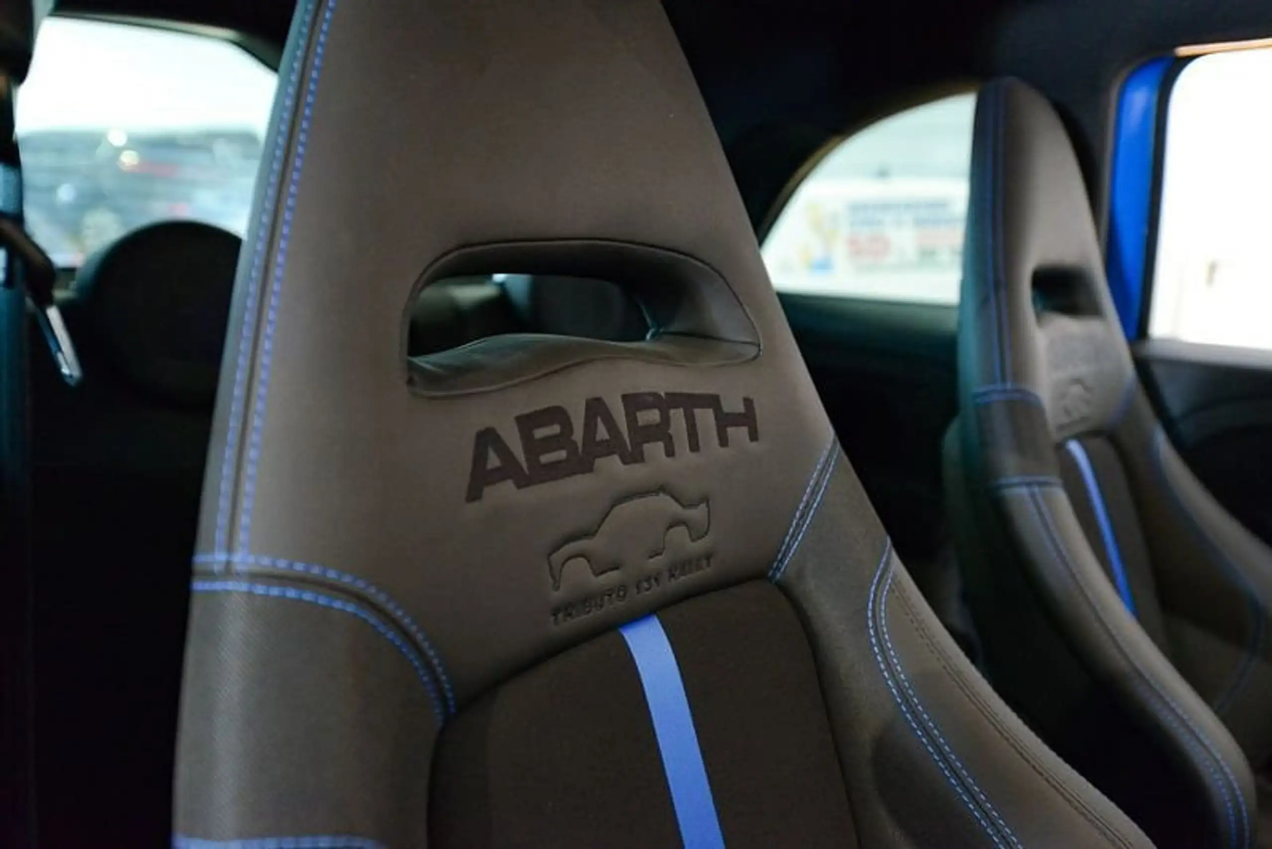 Abarth - 695