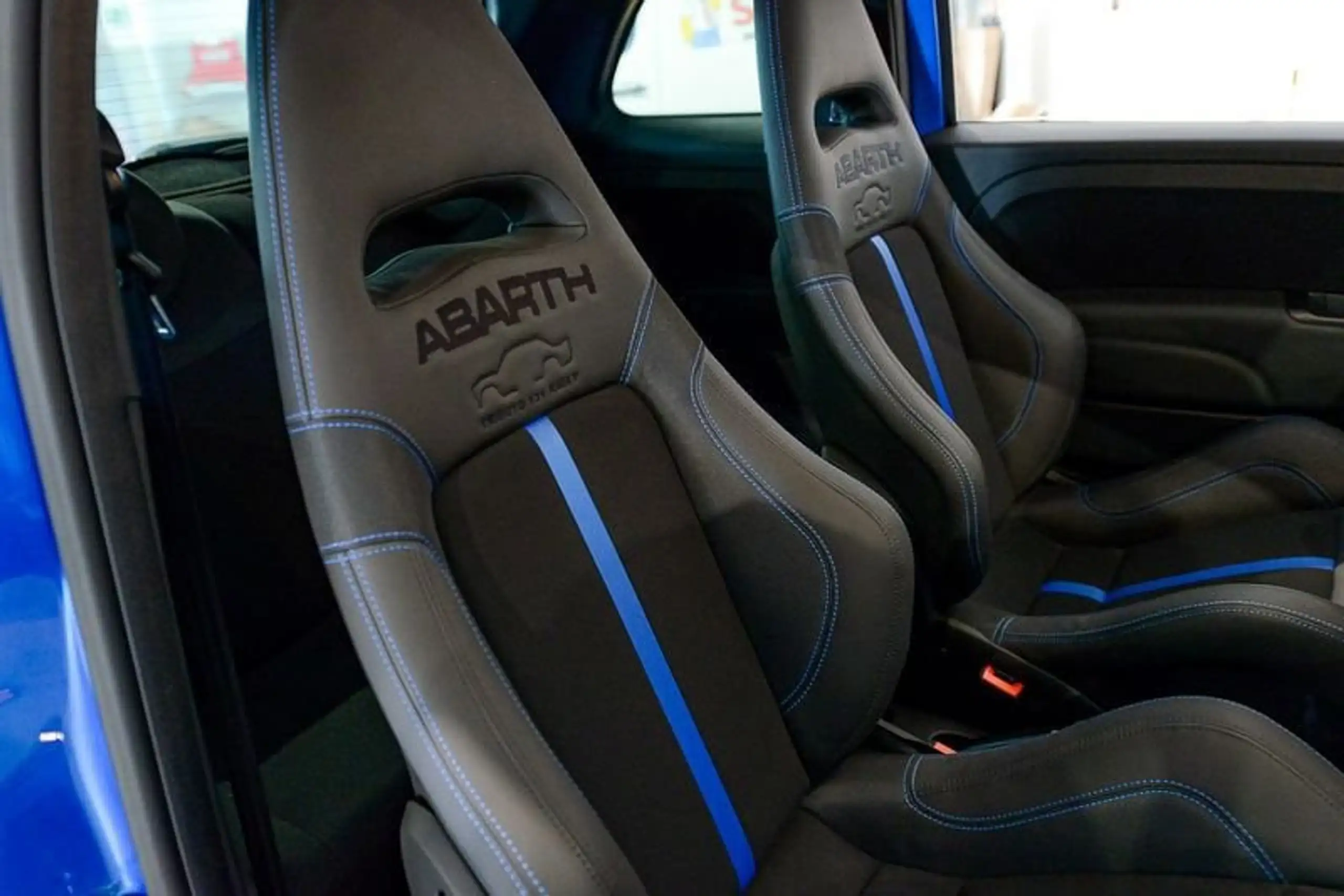 Abarth - 695